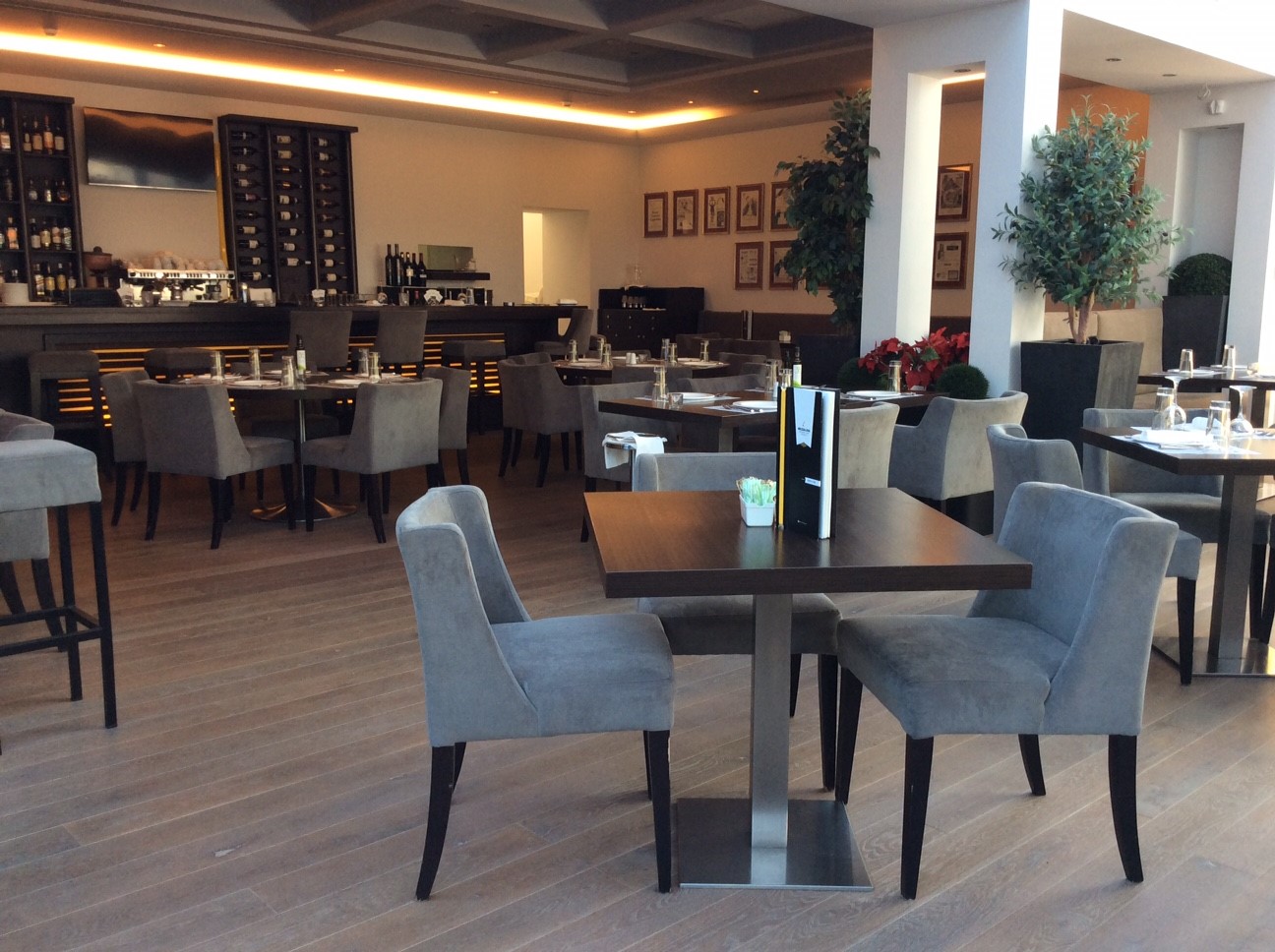 Ρεβεγιόν Με Προσιτή Ιταλική Πολυτέλεια @ Mezzaluna!