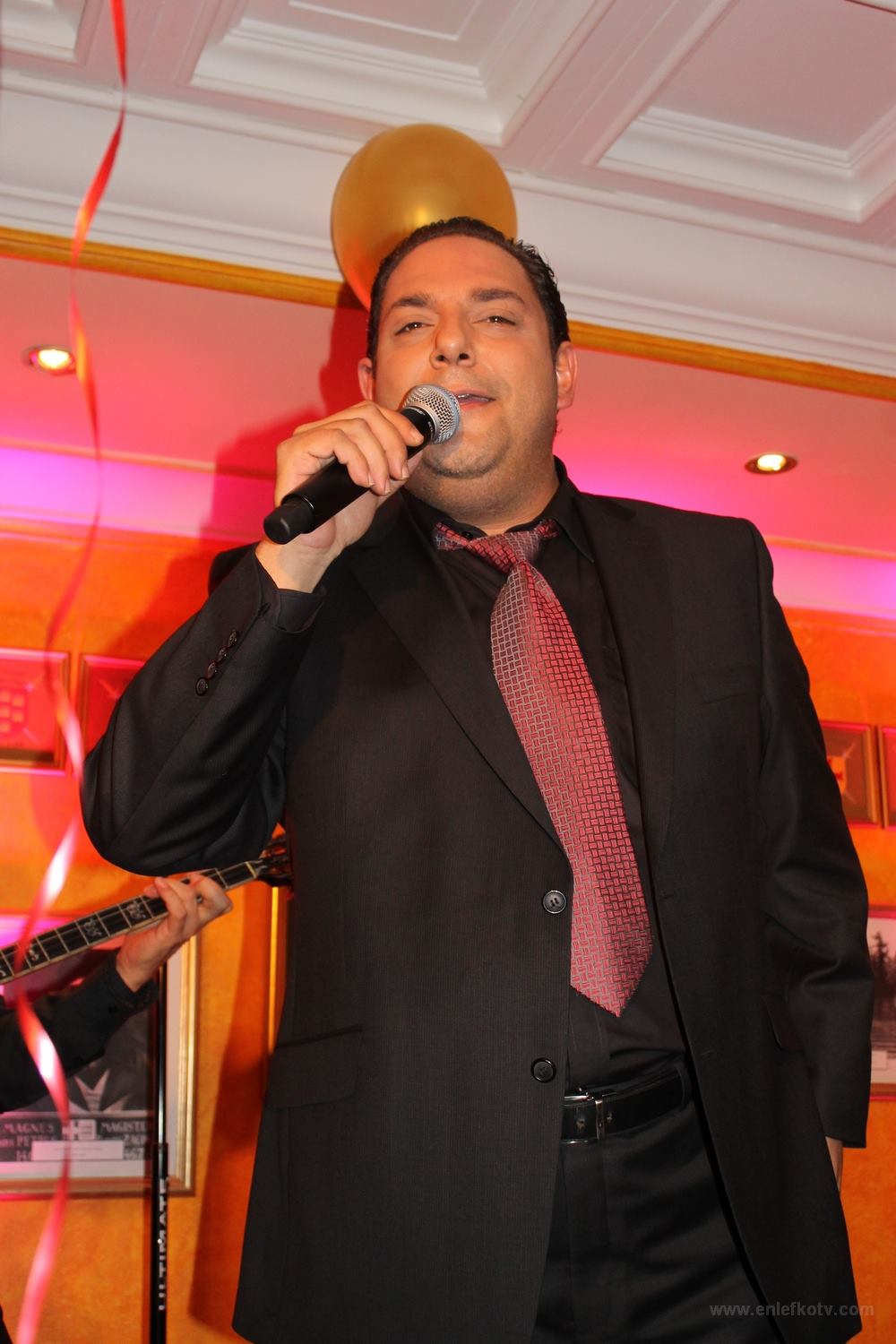 Ο Στέλιος Διονυσίου Στο Πρωτοχρονιάτικο Ρεβεγιόν Του Casino Rodes!