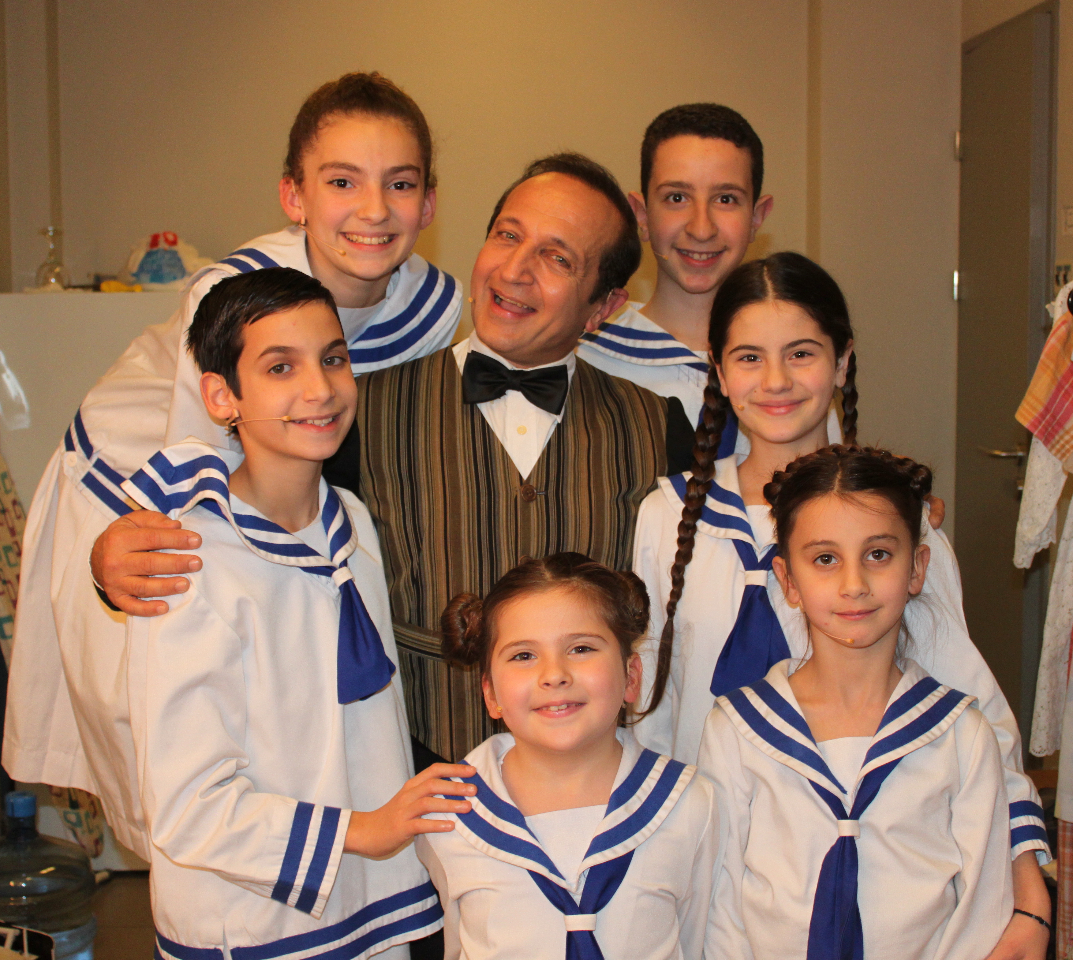 Κοπή Της Πίτας Στα Θέατρα & Το Φλουρί Στους Τυχερούς!