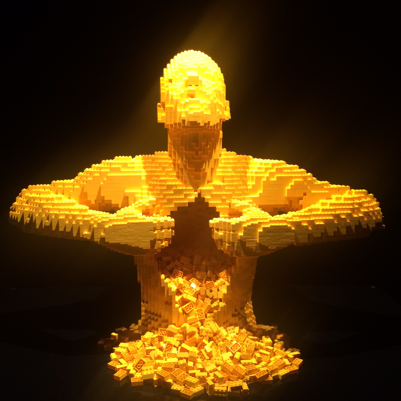 Η Συγκλονιστική Έκθεση Με Τουβλάκια Lego @Λονδίνο!