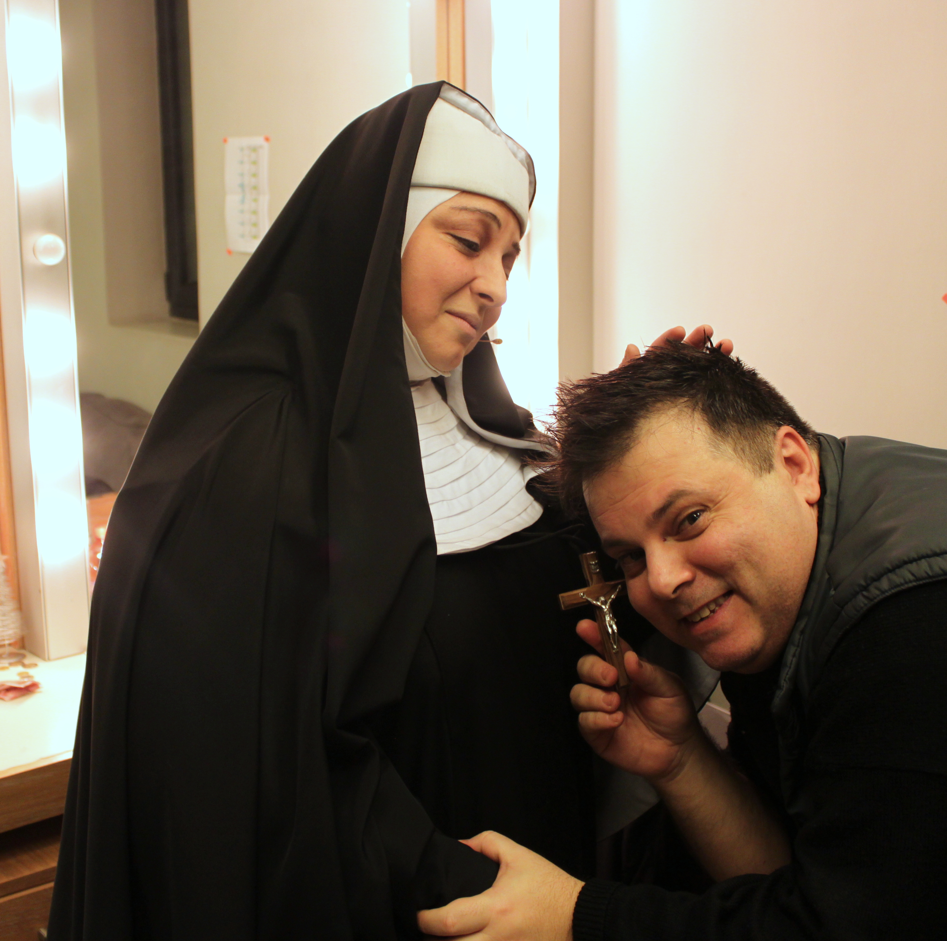 Κολάσαμε τις Μοναχές Στο Μοναστήρι Της Ευτυχίας!