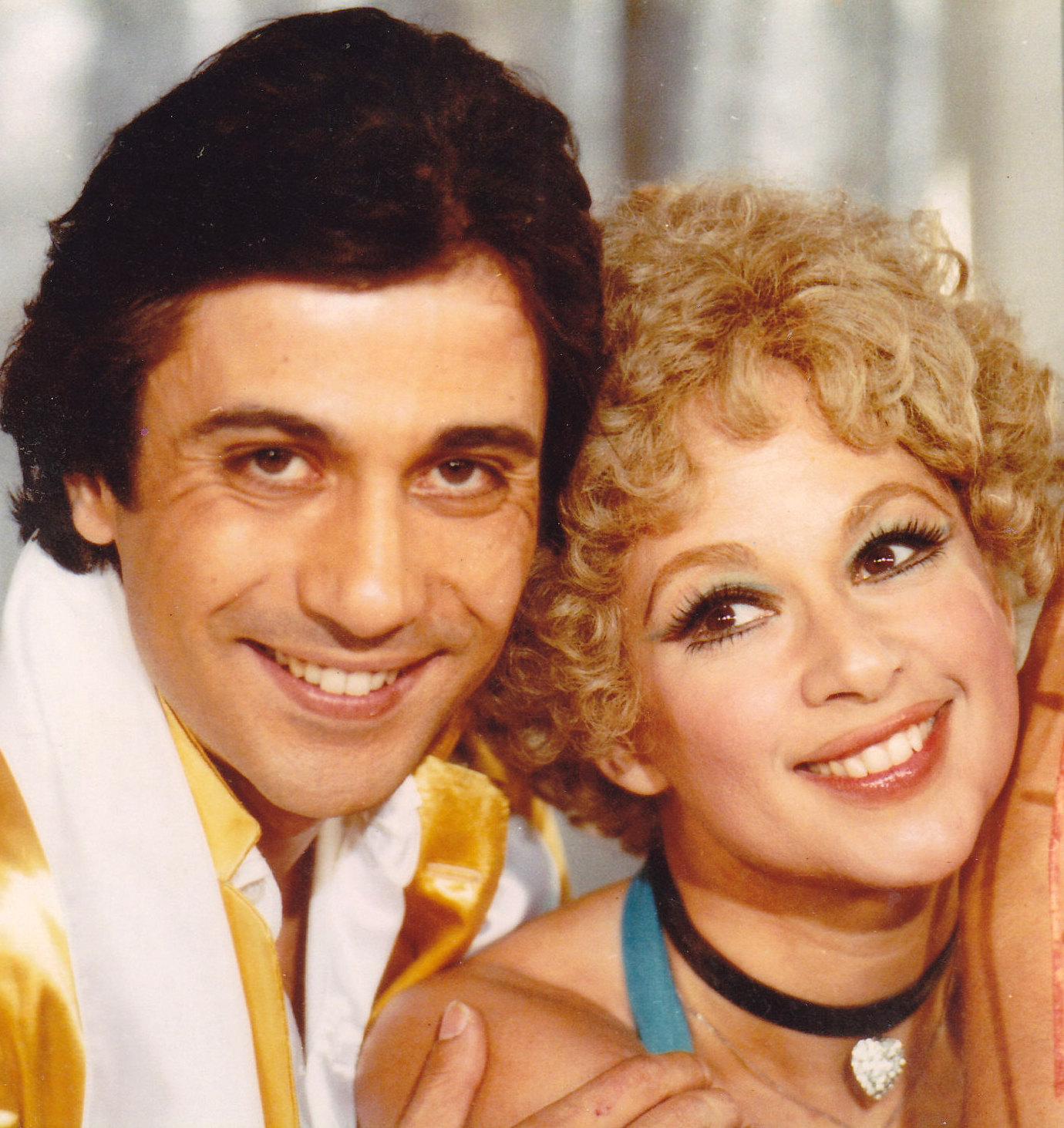 Ξενάγηση Στο Μοναστήρι Της Τέχνης Από Την Πέμη Ζούνη!