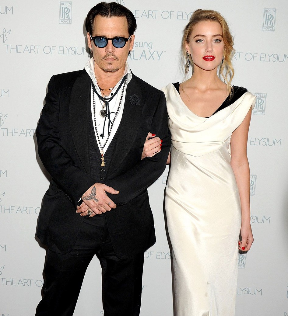 Ο Τζόνι Ντεπ Παντρεύτηκε -Και Δεν Μας Κάλεσε!