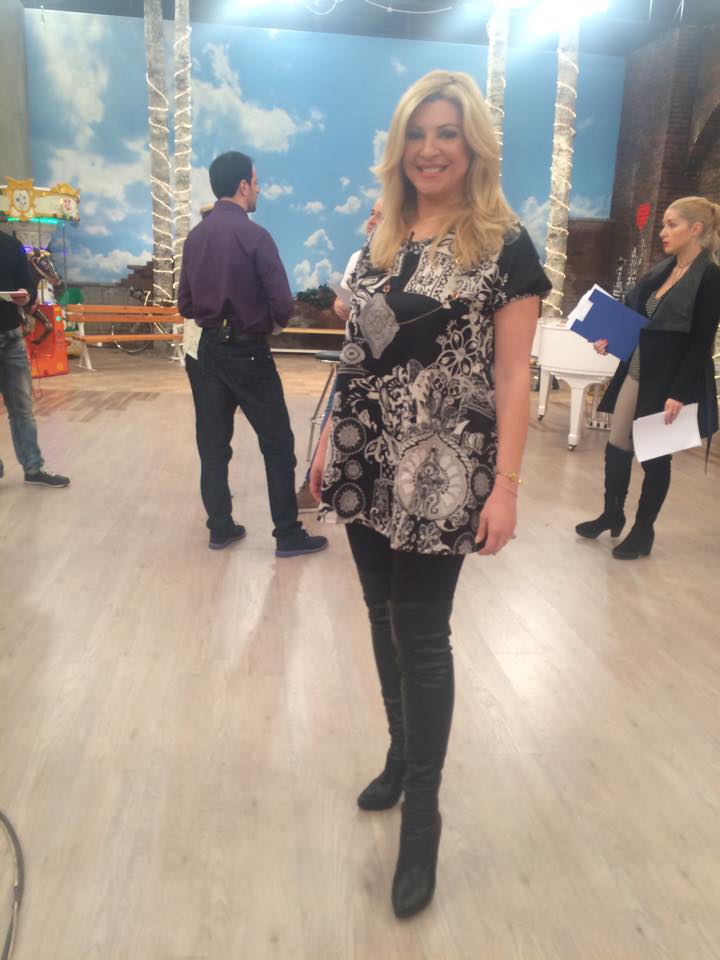 Daily Dress Report: Τι Φόρεσε Η Χριστίνα Σήμερα Στο Mega Mε Μία!