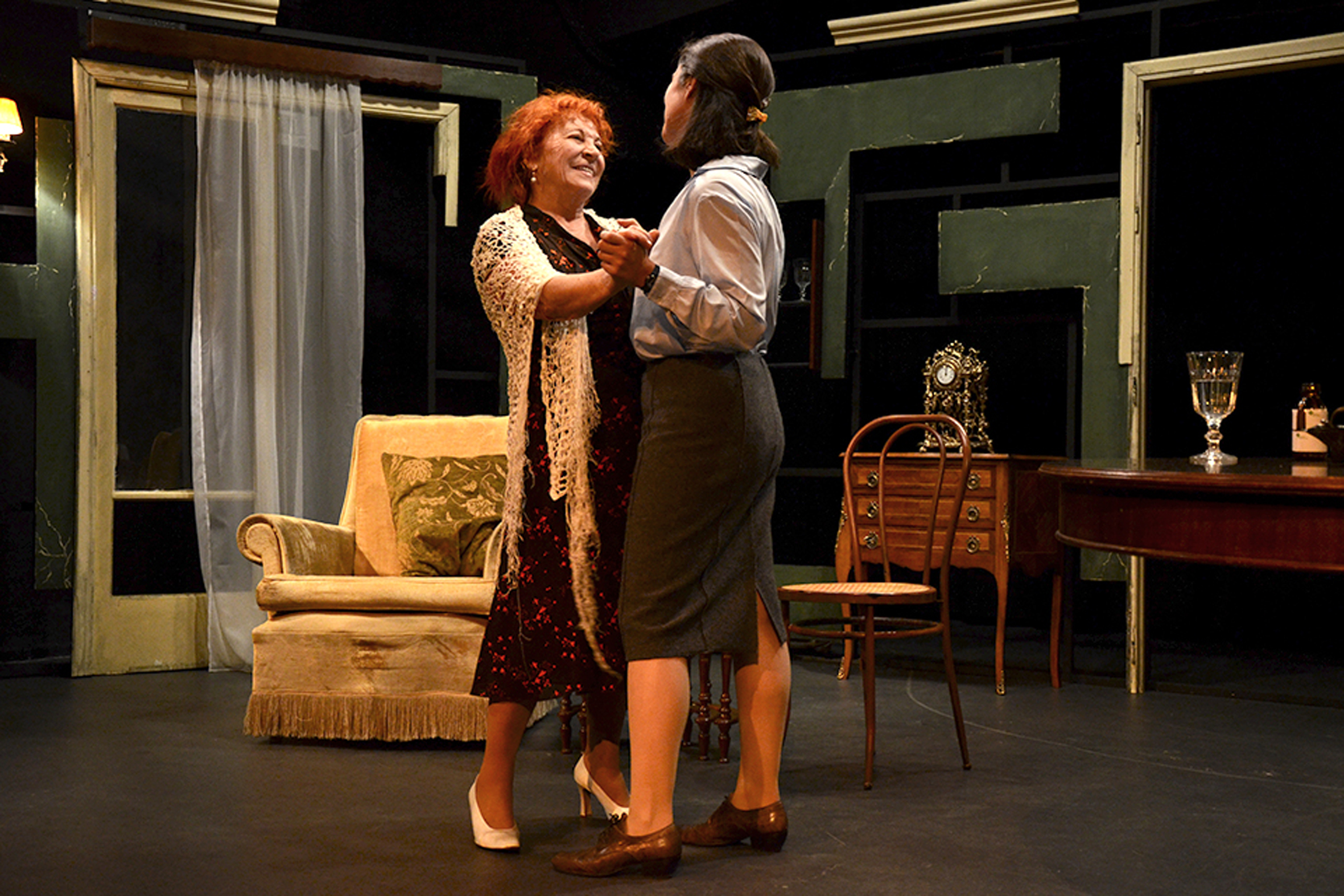 Δύο Γυναίκες Χορεύουν: Οι Νικητές Για Τις Προσκλήσεις!