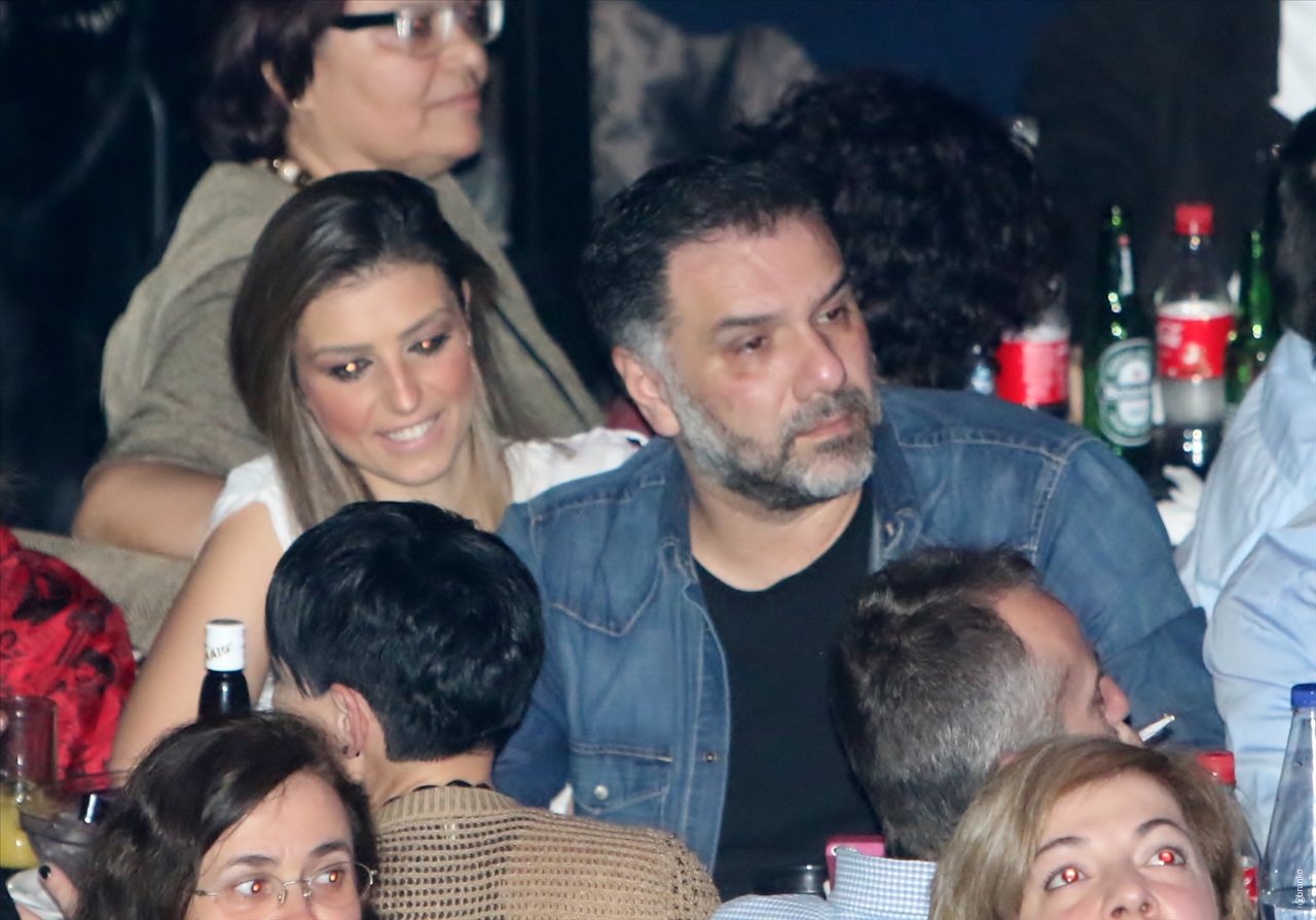 Ένα Ζεύγος Στα Μπουζούκια!