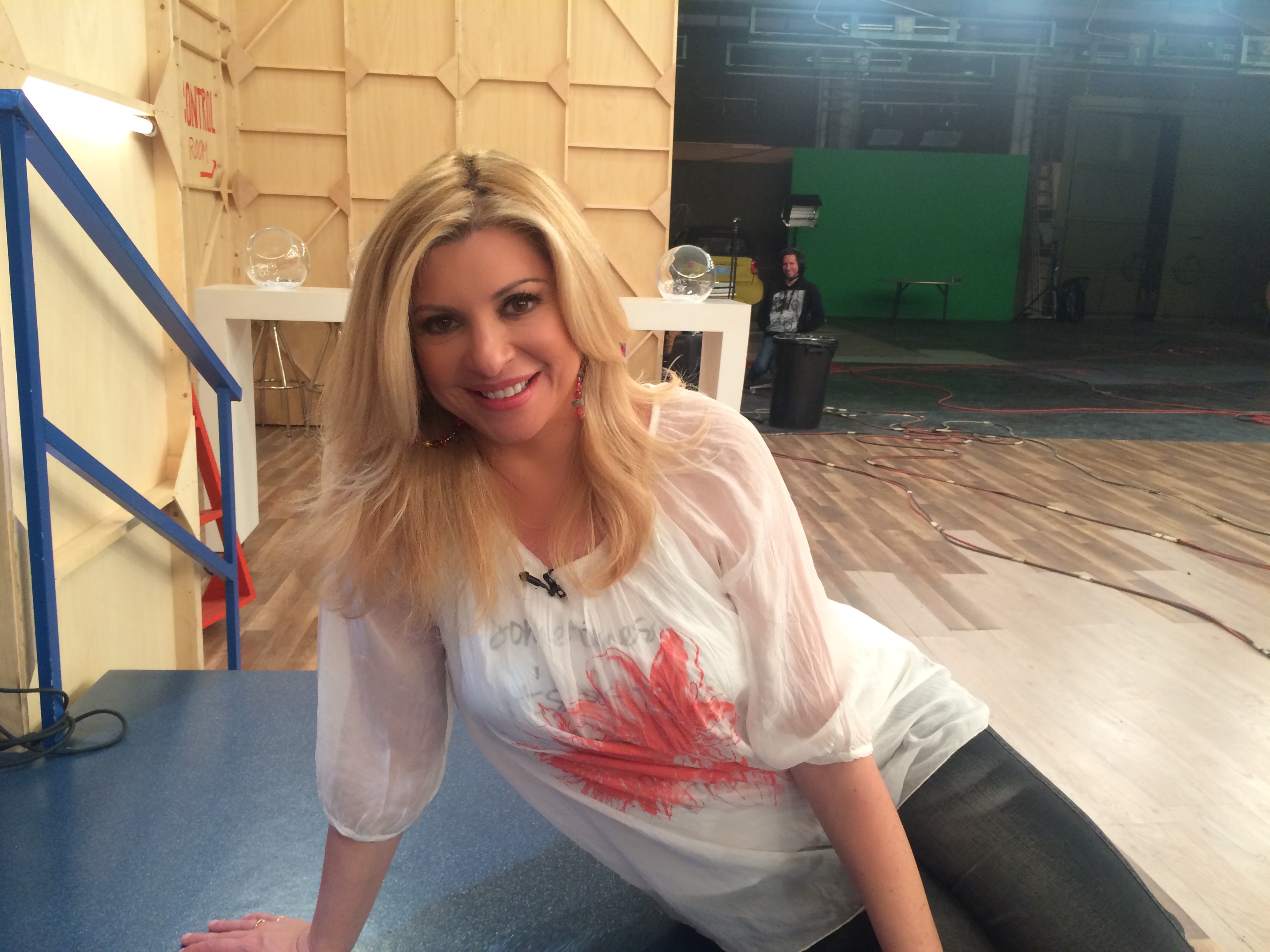 Daily Dress Report: Τι Φόρεσε Η Χριστίνα Σήμερα Στο Mega Με Μία!