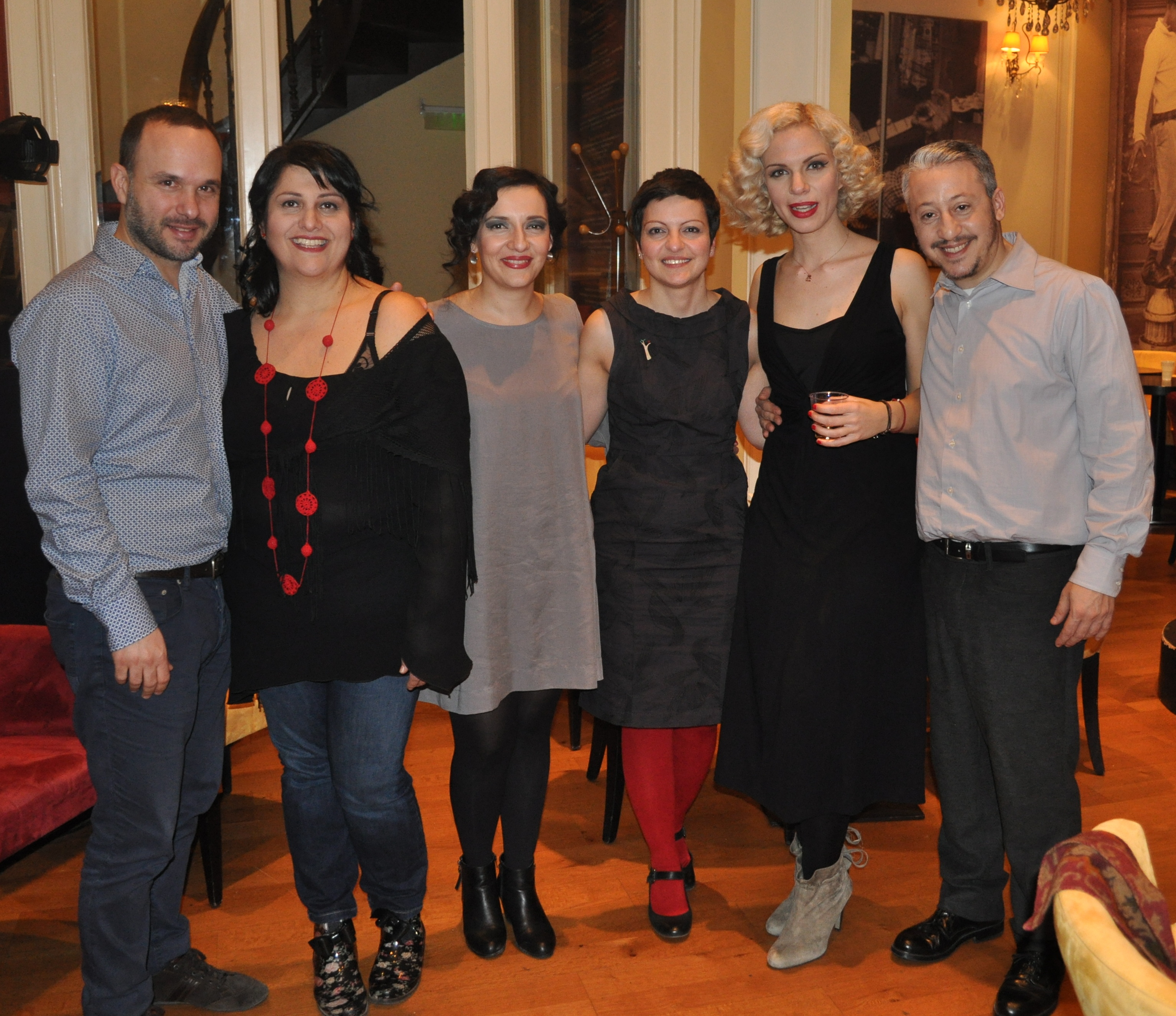 Xoρεύοντας Στην Ομίχλη: Επίσημη Πρεμιέρα!