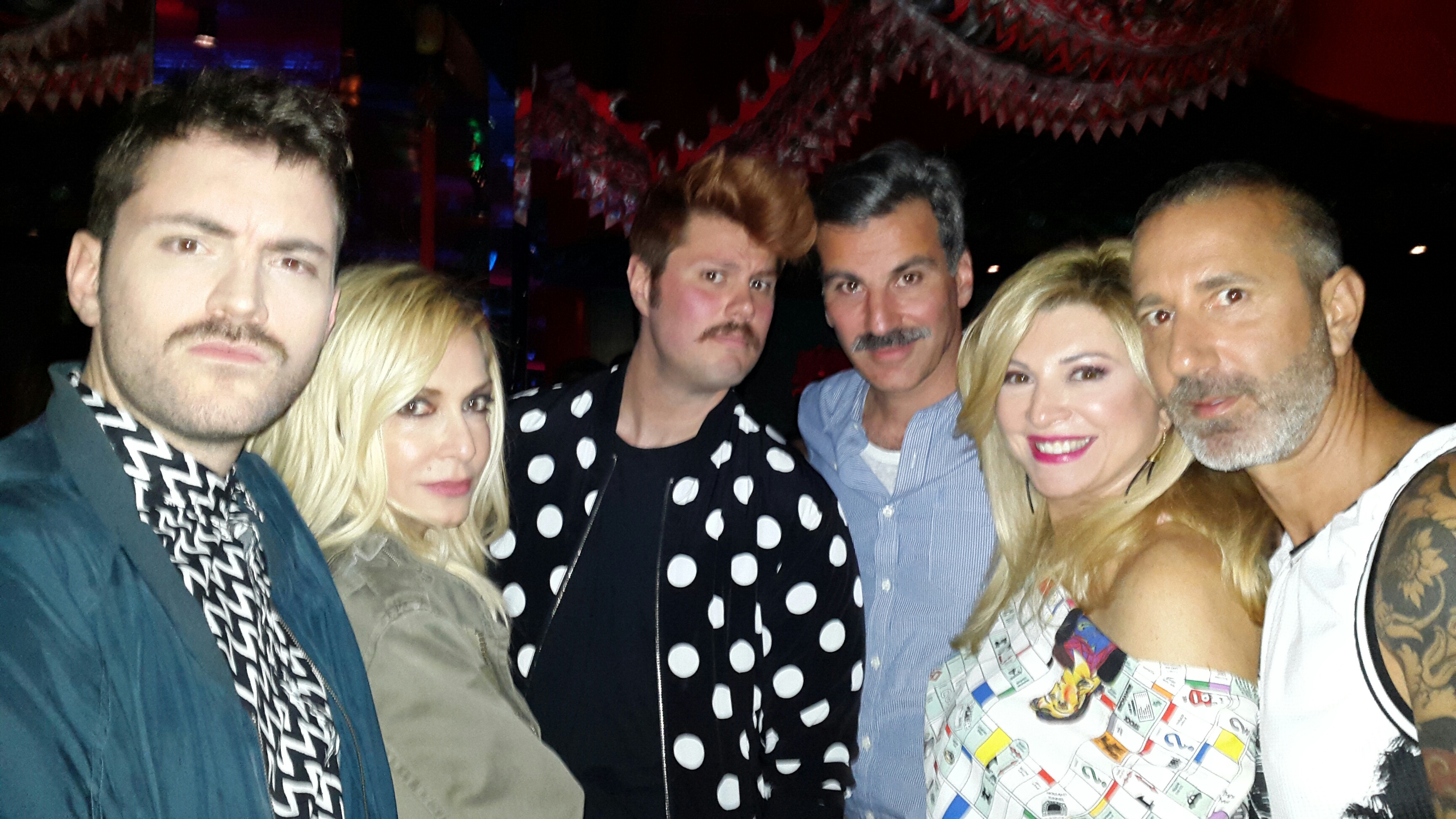 Ψηφιστε Τις Καλύτερες Παραστάσεις Στα Βραβεία Κοινού All4fun.gr!