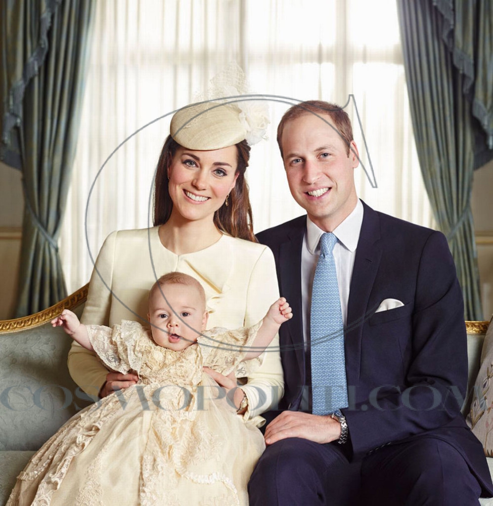 265874-227362-the-official-portrait-for-the-christening-of-prince-george-alexander-louis-of-cambridge-photographed-in-the-morning-2516405