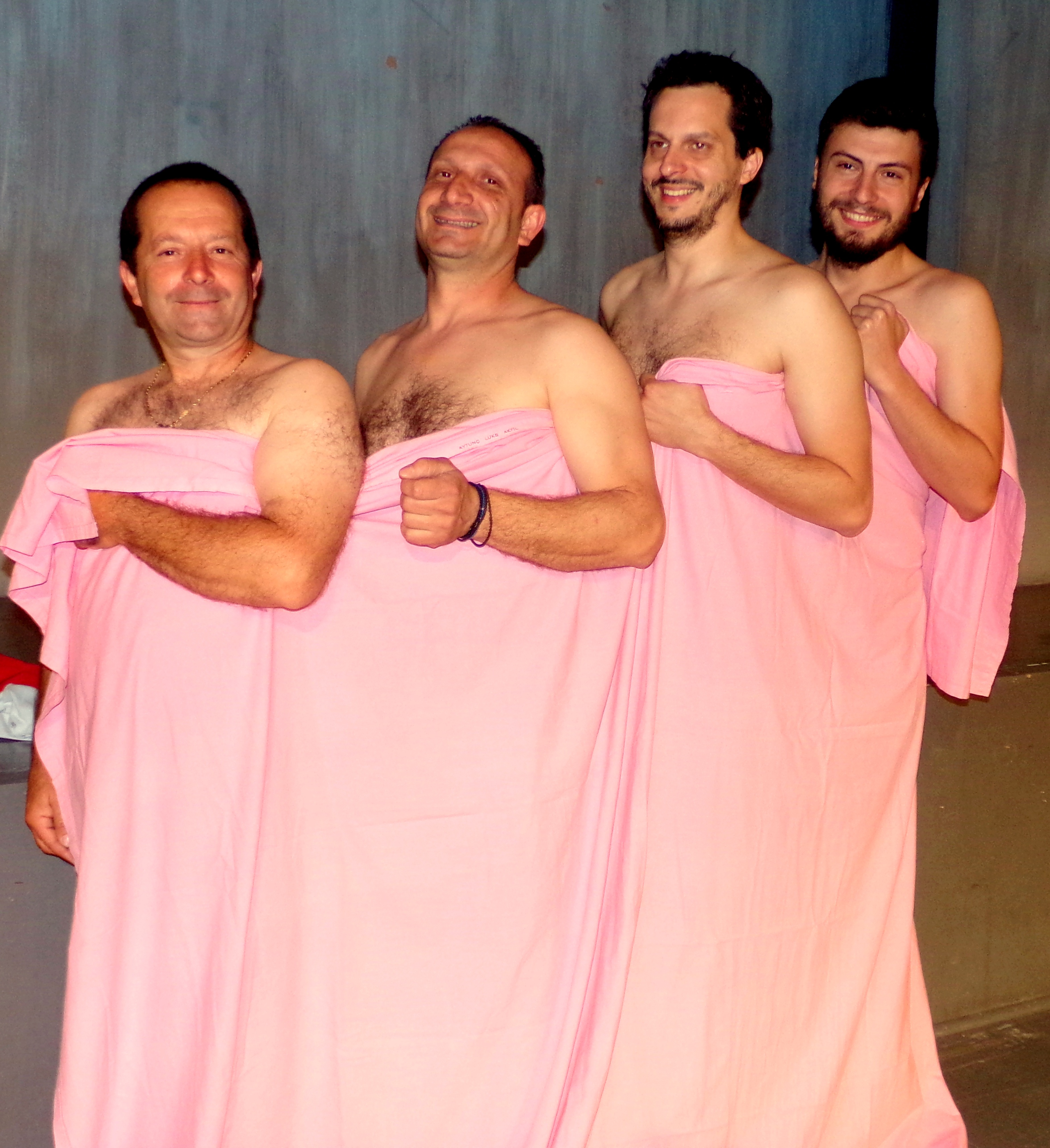 Μπήκαμε Στη Βίλλα Των Οργίων Με Το Ροζ Καρνέ!