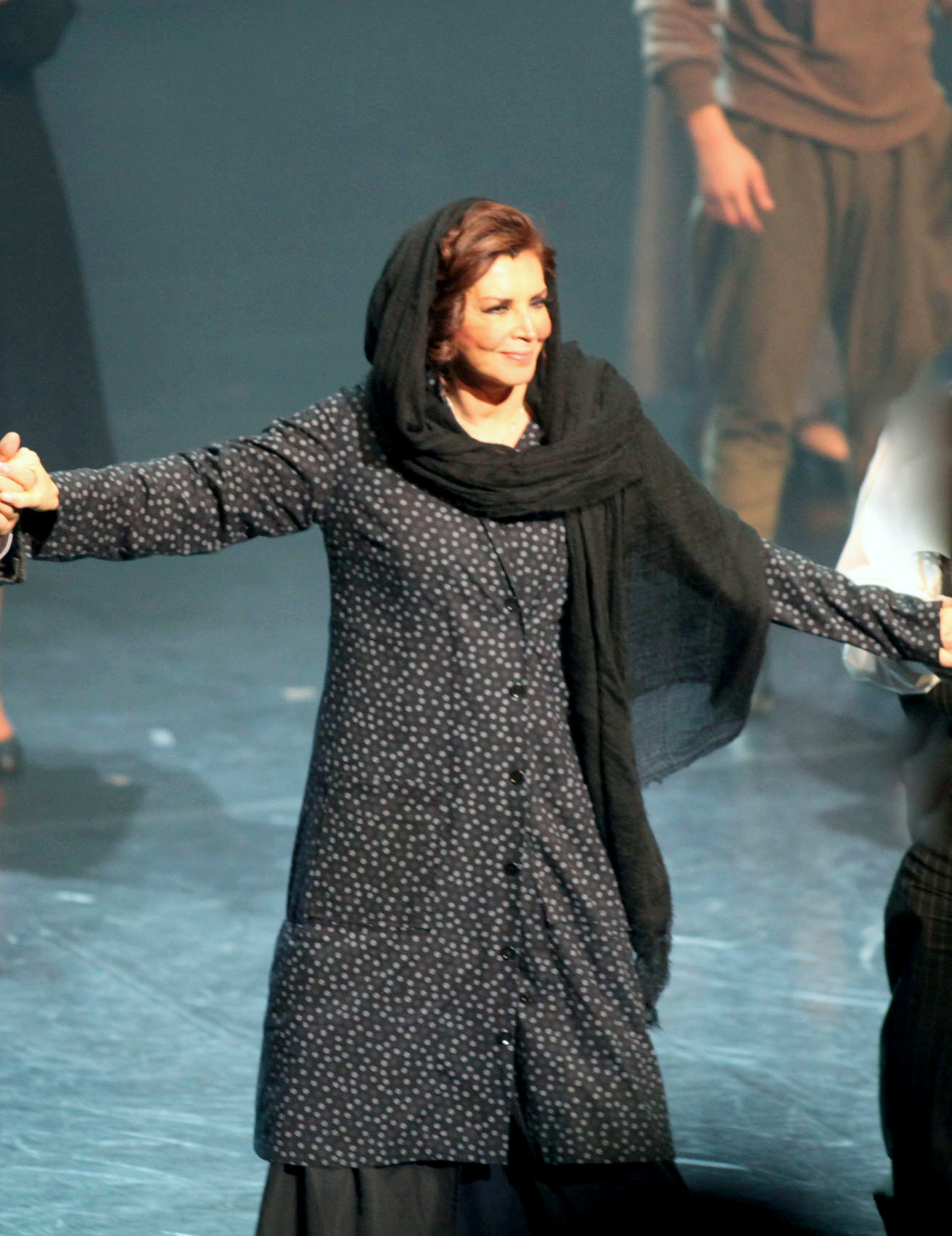 Ο Θεός Λείπει Στα Ξένα! Φιλανθρωπική Παράσταση Από Την Μιμή Ντενίση!