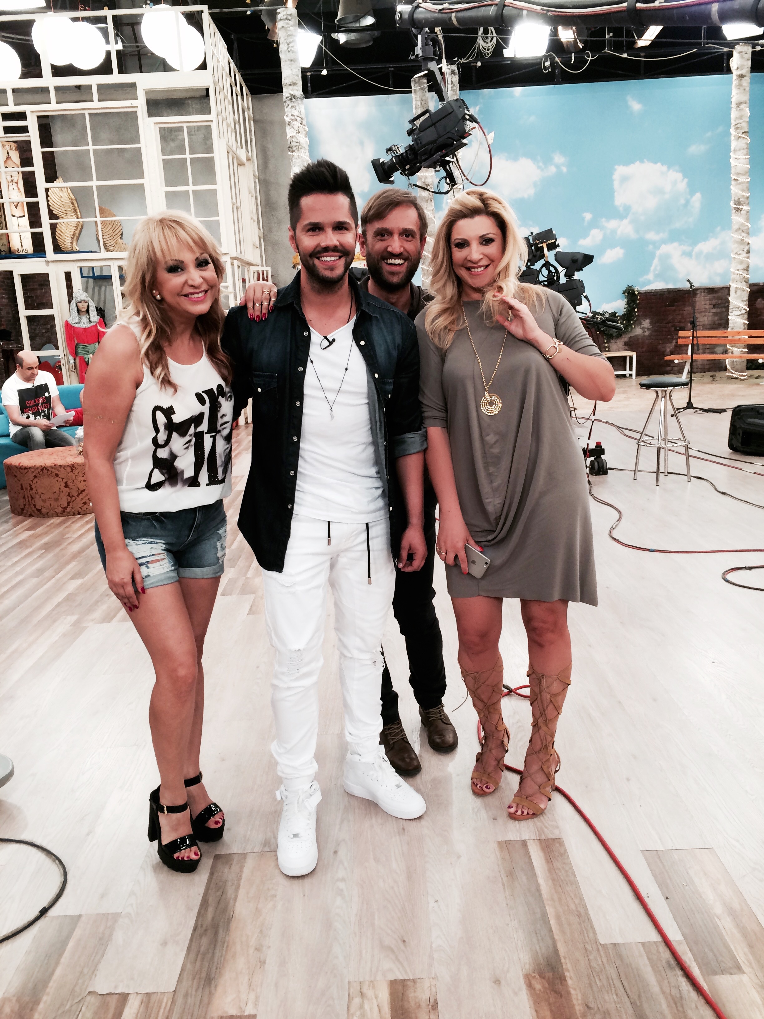 Daily Dress Report: Τι Φόρεσε Η Χριστίνα Σήμερα Στο Mega Mε Μία!