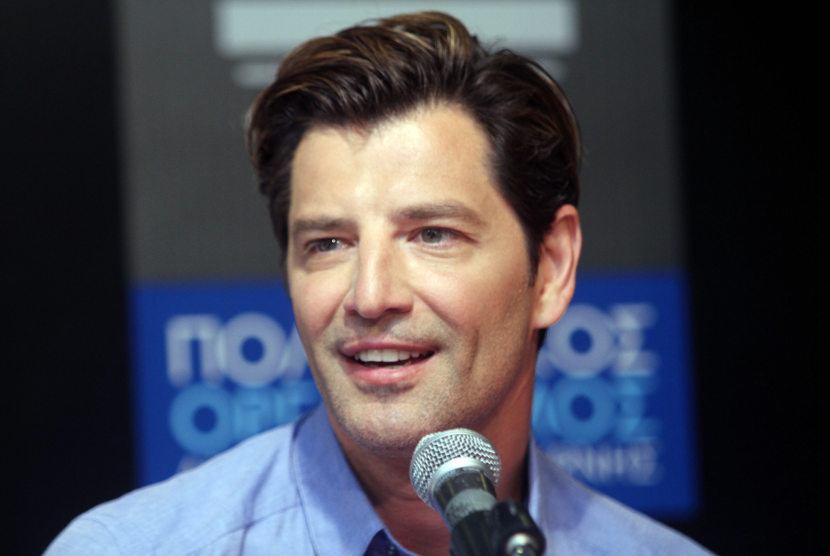 Ο Σάκης Ρουβάς Στα VMA 2015!