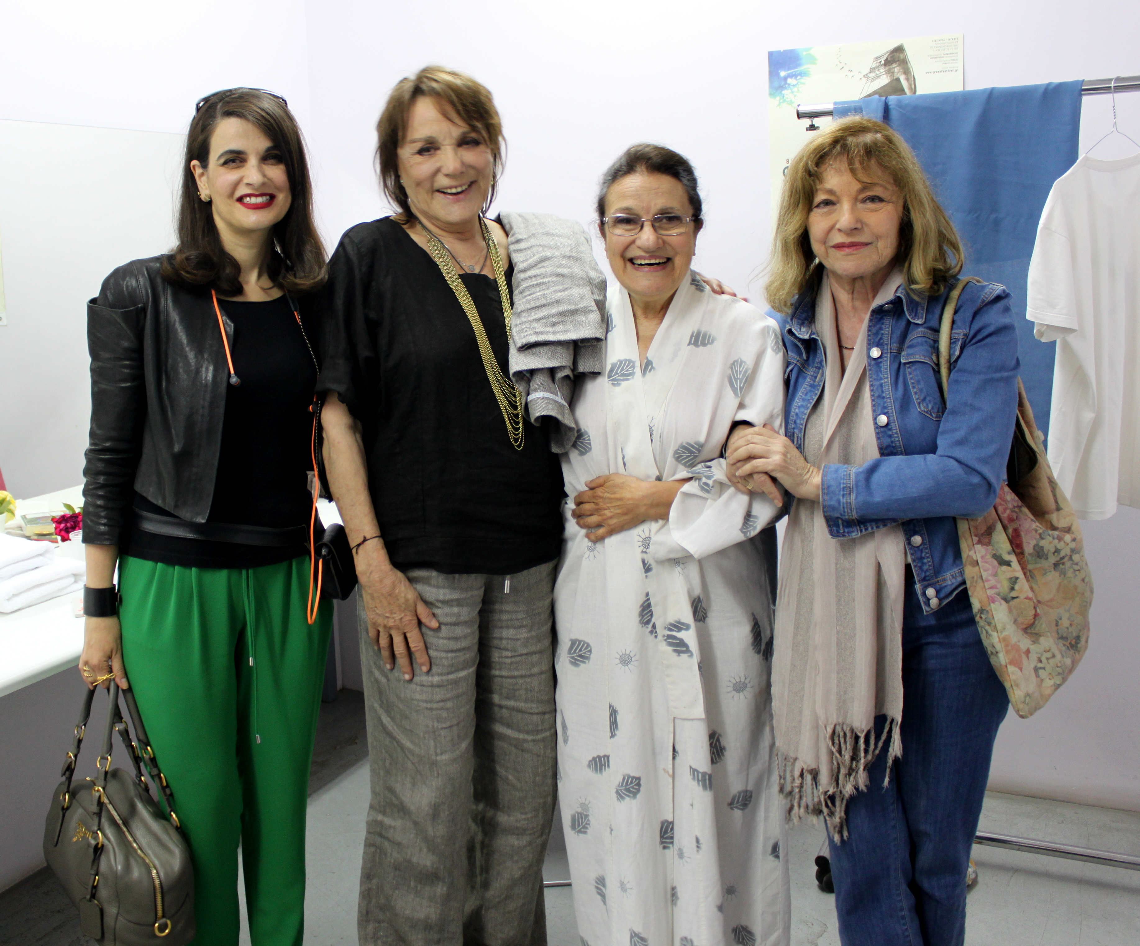 Σπάνια Kαμαρινάτη Συνύπαρξη Στην Πάπισσα Ιωάννα!