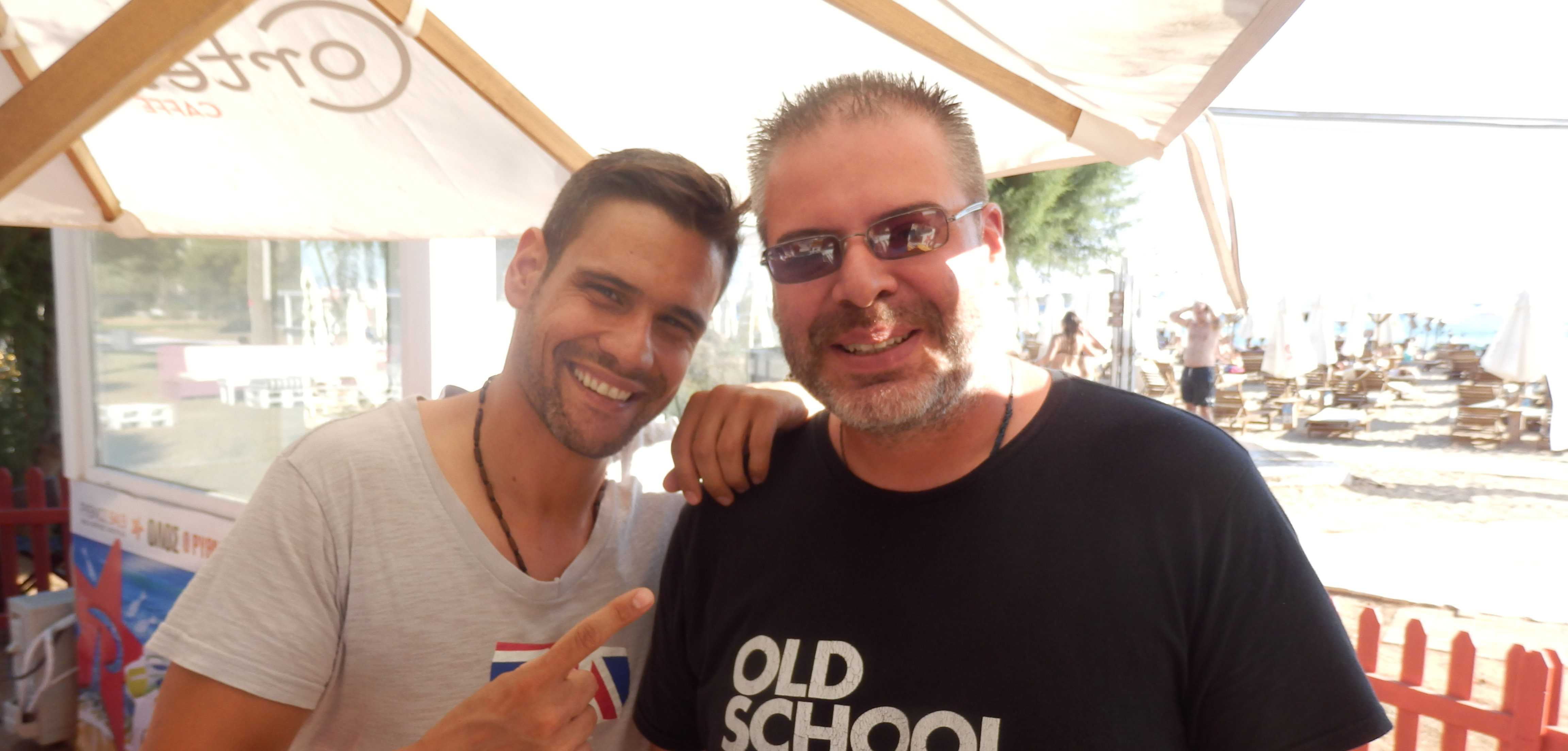 Καλοκαιρινό πάρτι στην παραλία της Βούλας