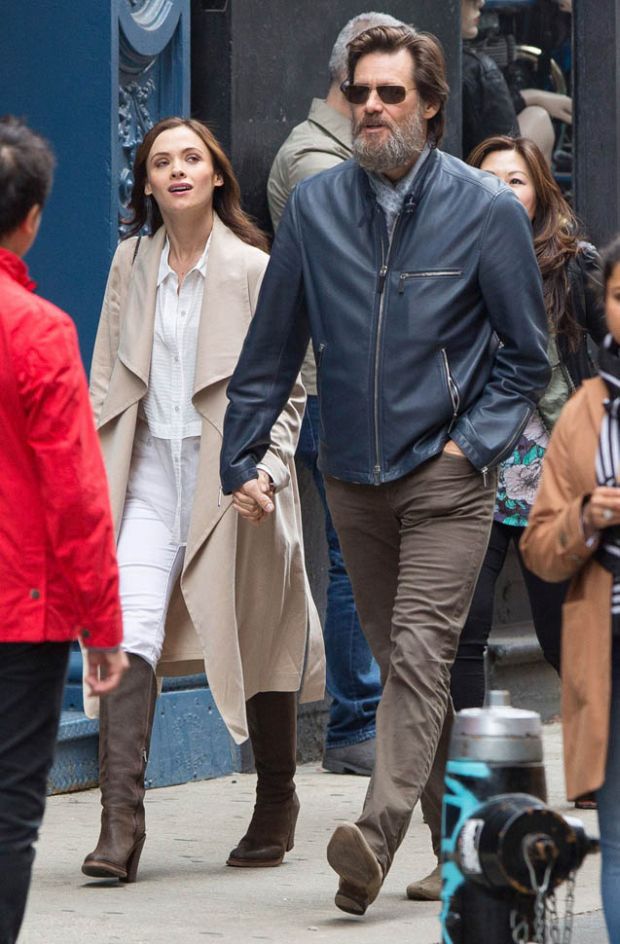 Jim Carrey Out With A Mystery Woman In NYC