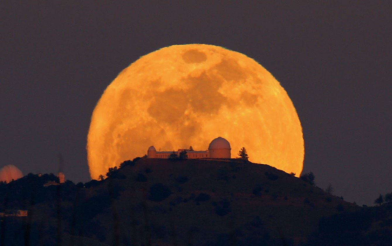 Υπερπανσέληνος: απόψε ένα κατακόκκινο φεγγάρι μετά από 33 χρόνια