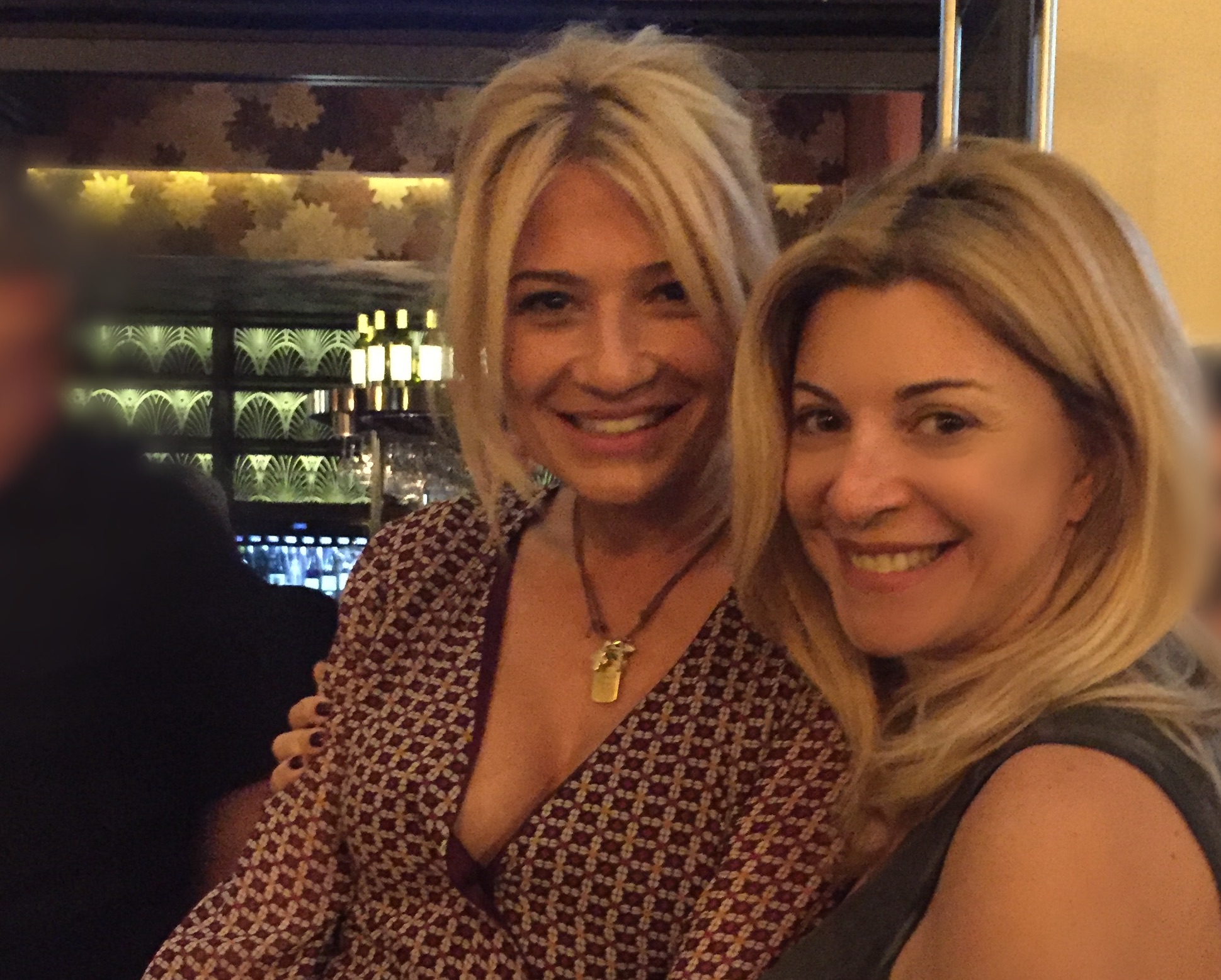 Φαίη, Φιλουμένα και Φιλοζωϊκό δείπνο..