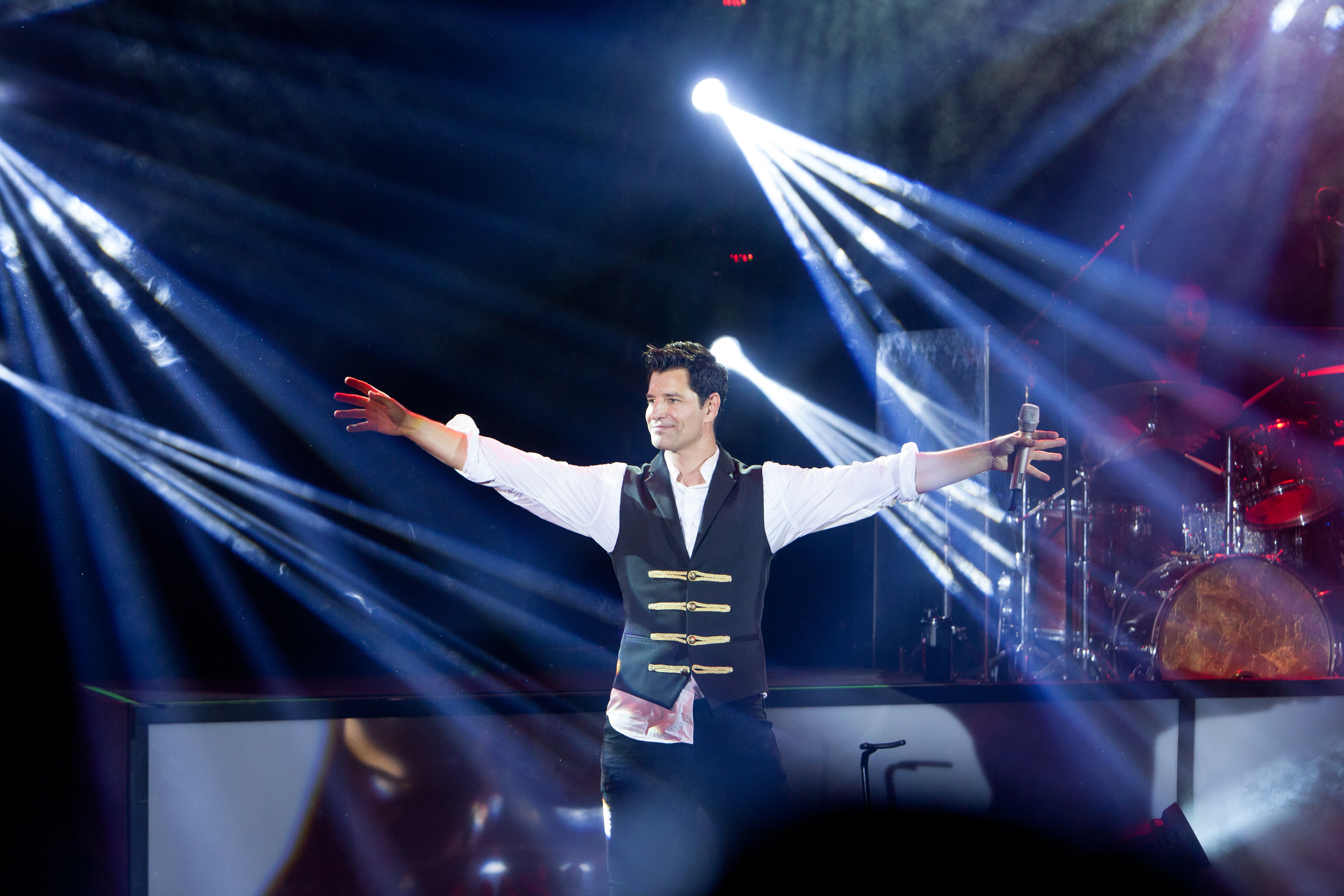 Σάκης Ρουβάς & Οnirama: πρεμιέρα στο S club @ Stage στη Θεσσαλονίκη