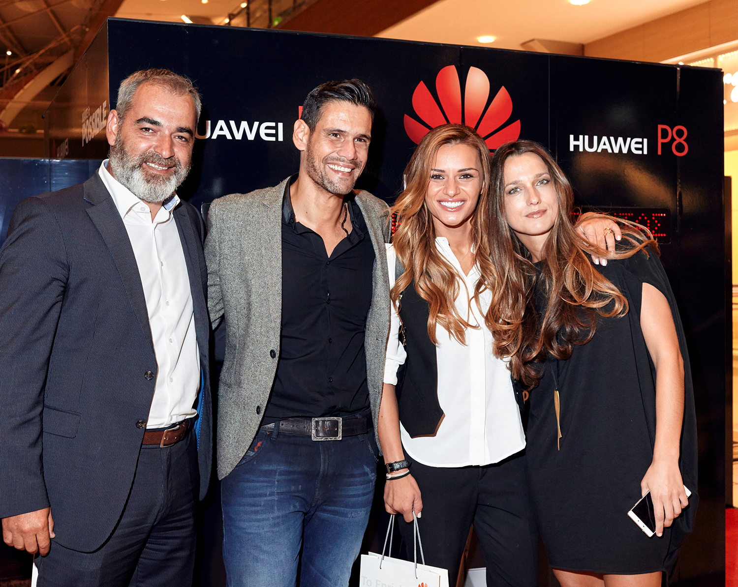 Οι επώνυμοι στην εκδήλωση παρουσίασης Huawei P8 & P8 lite