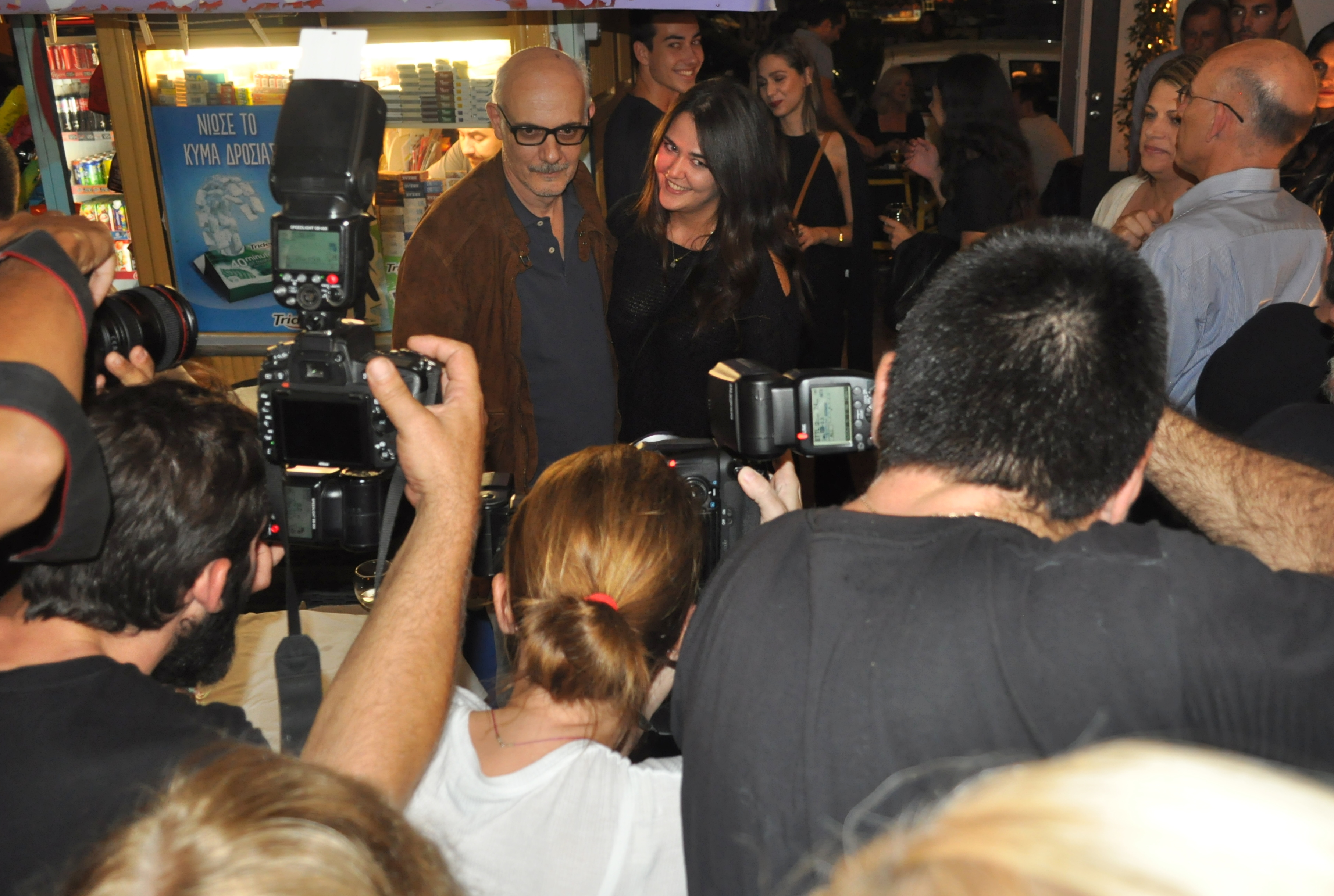 Δάφνες και Πικροδάφνες: Λαμπερή πρεμιέρα & Δαφνοστεφής παράσταση