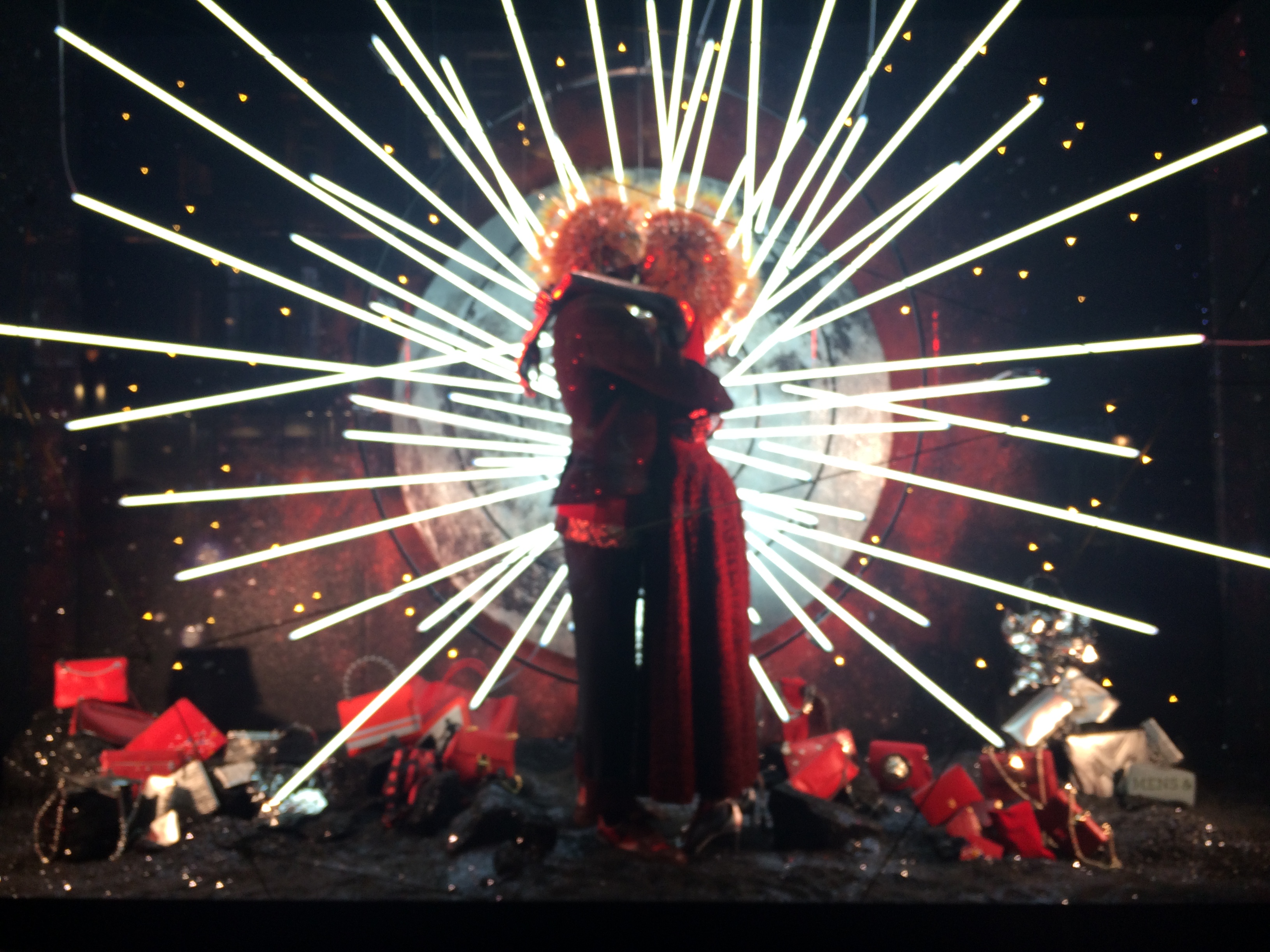 Στο Λονδίνο ήρθαν τα Χριστούγεννα. Δείτε τις μαγικές βιτρίνες με τα 12 ζώδια