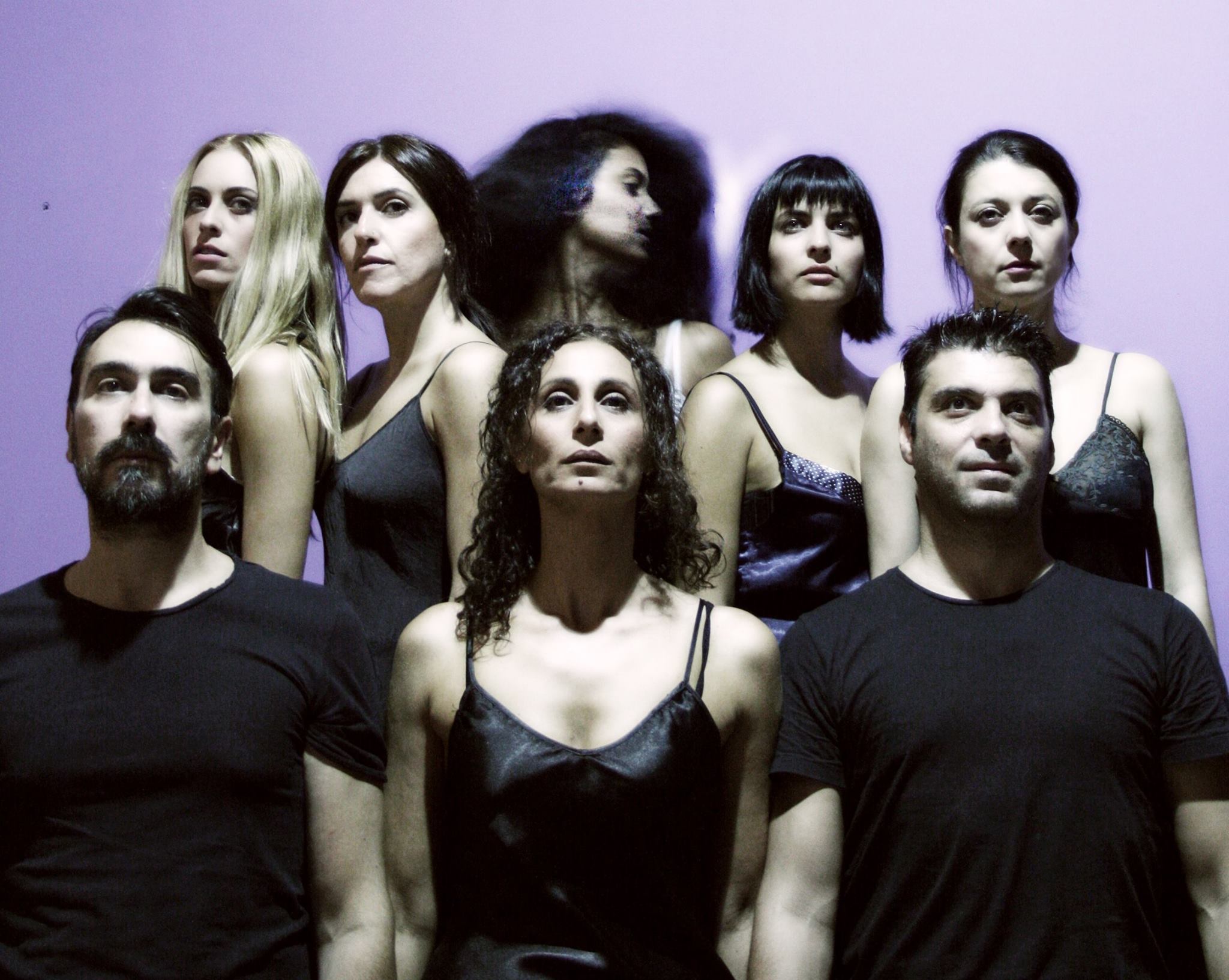 Μεταξωτές Γυναίκες: παράσταση-σοκ σε ένα χώρο “αλλού”