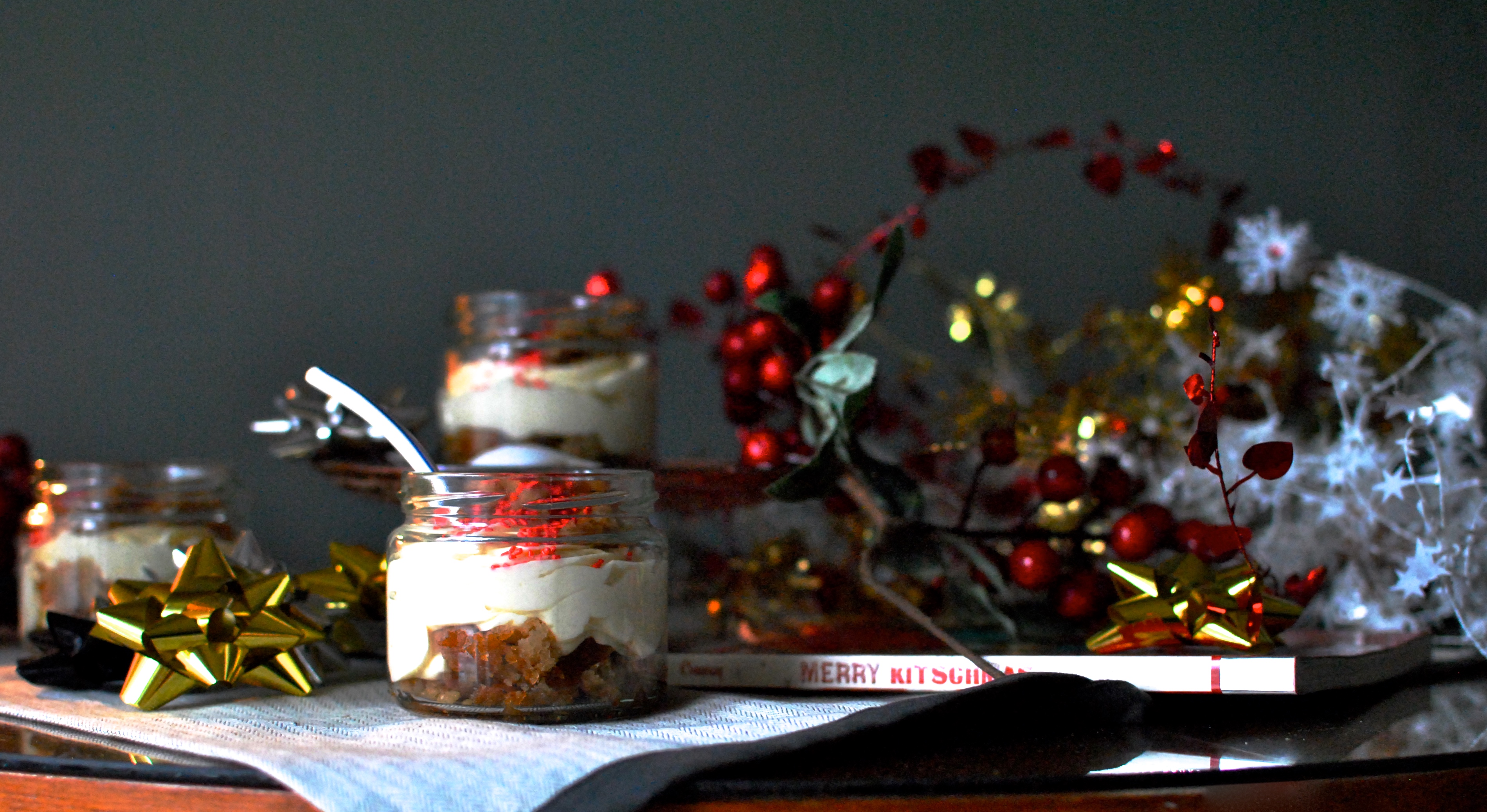 “1975: Ευτυχείτε”: Νέο ανατρεπτικό γλυκό μετά το “Μπουγατσάν”