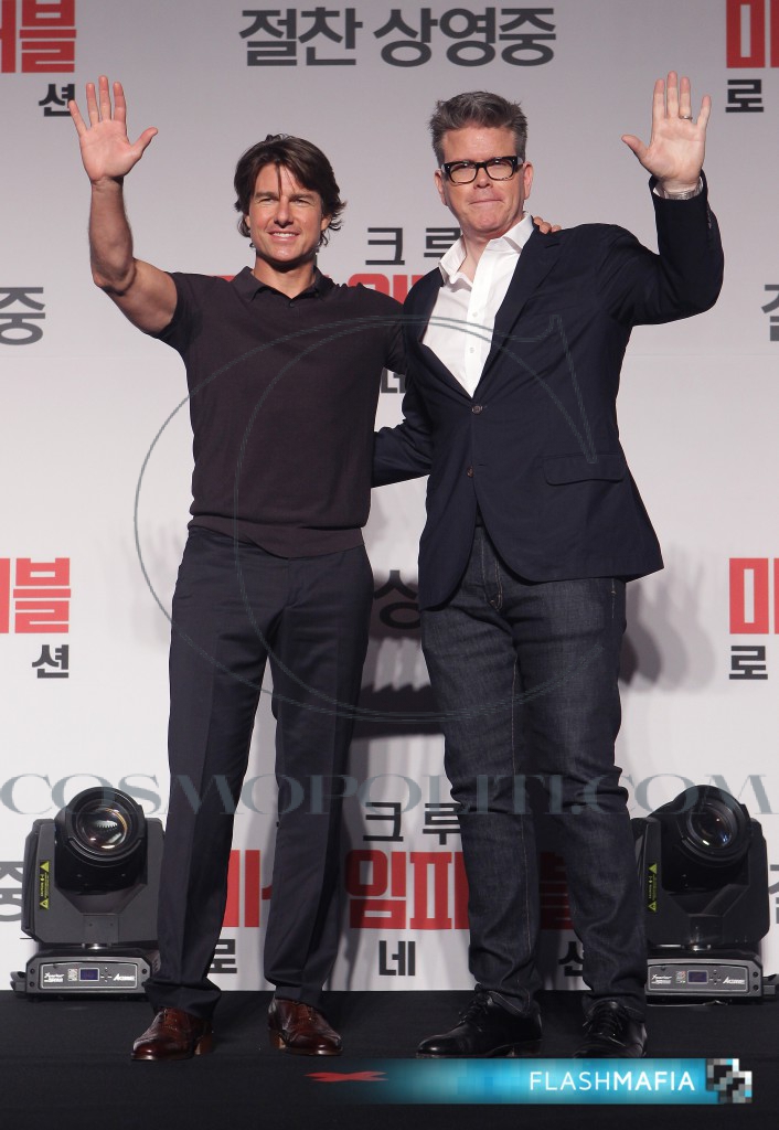 tom-cruise-christopher-mc-quarrie-mission-impossible-rogue-nation-press-conference-grand-seoul-hotel-korea