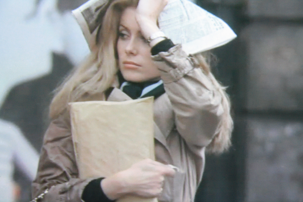 Καμπαρντίνα: πώς να τη φορέσετε με 7 διαφορετικούς τρόπους