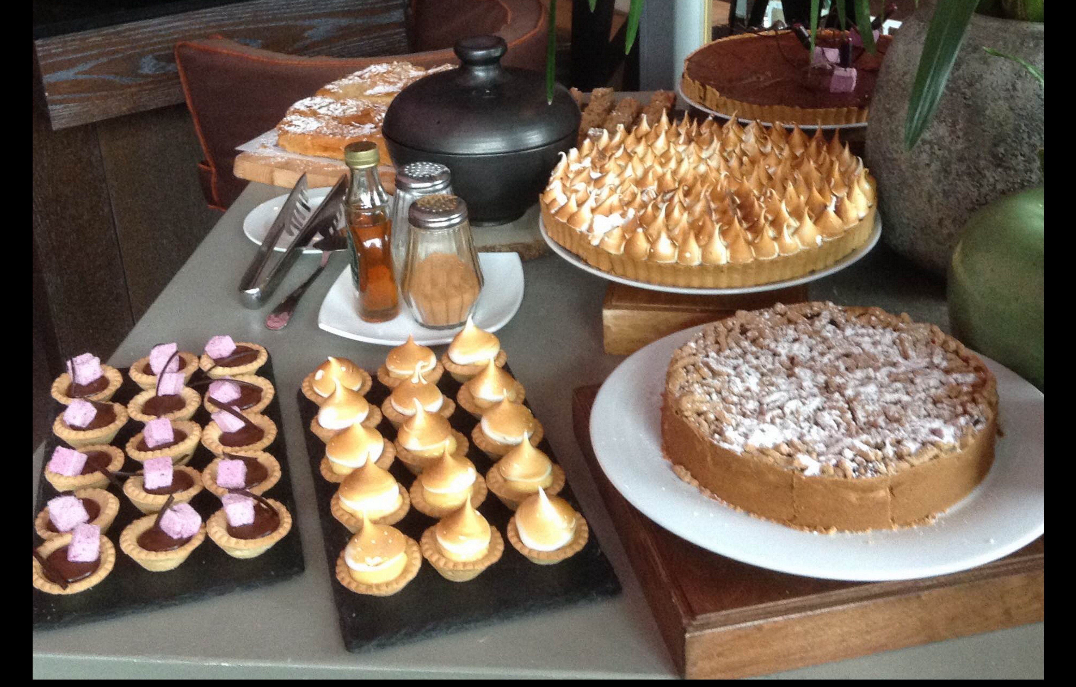 Sunday Brunch & έκθεση ζωγραφικής στο Radisson Blu Park Hotel