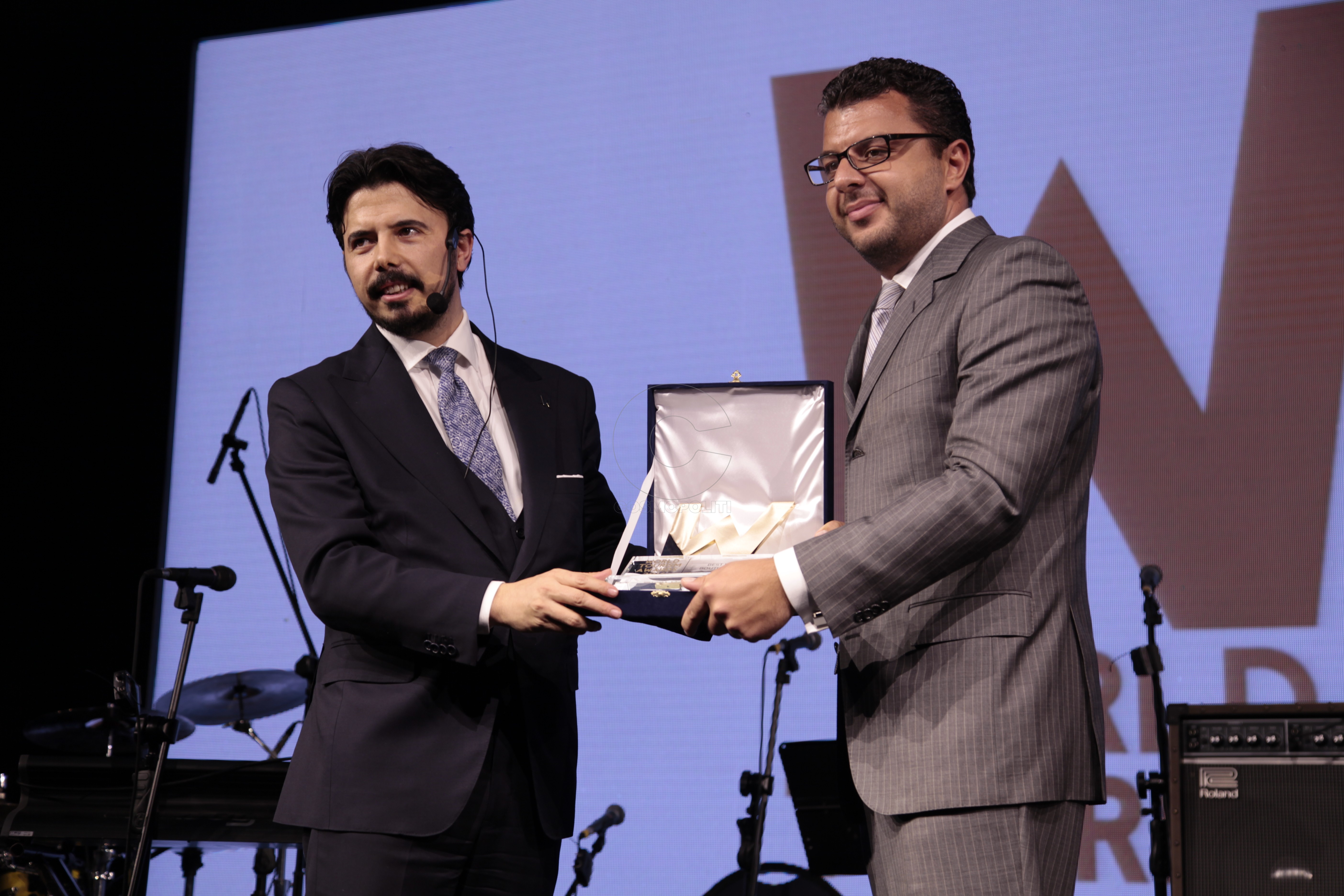 Bραβείο Best Boutique Hotel στο “Bill and Coo Suites and Lounge” της Μυκόνου