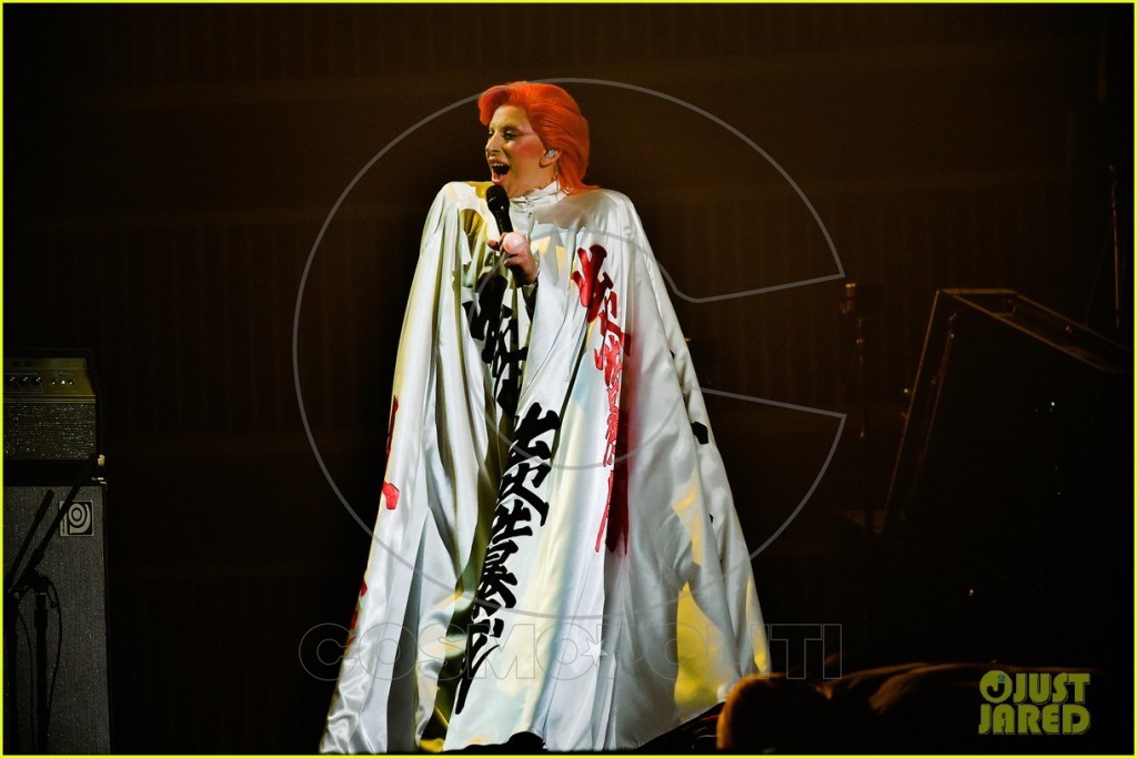 lady-gaga-performs-david-bowie-tribute-at-grammys-2016-09