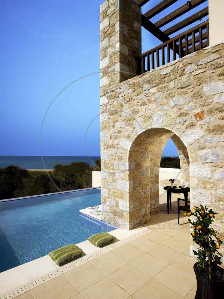 wes3289po-78669-Premium Infinity Suite - Pool