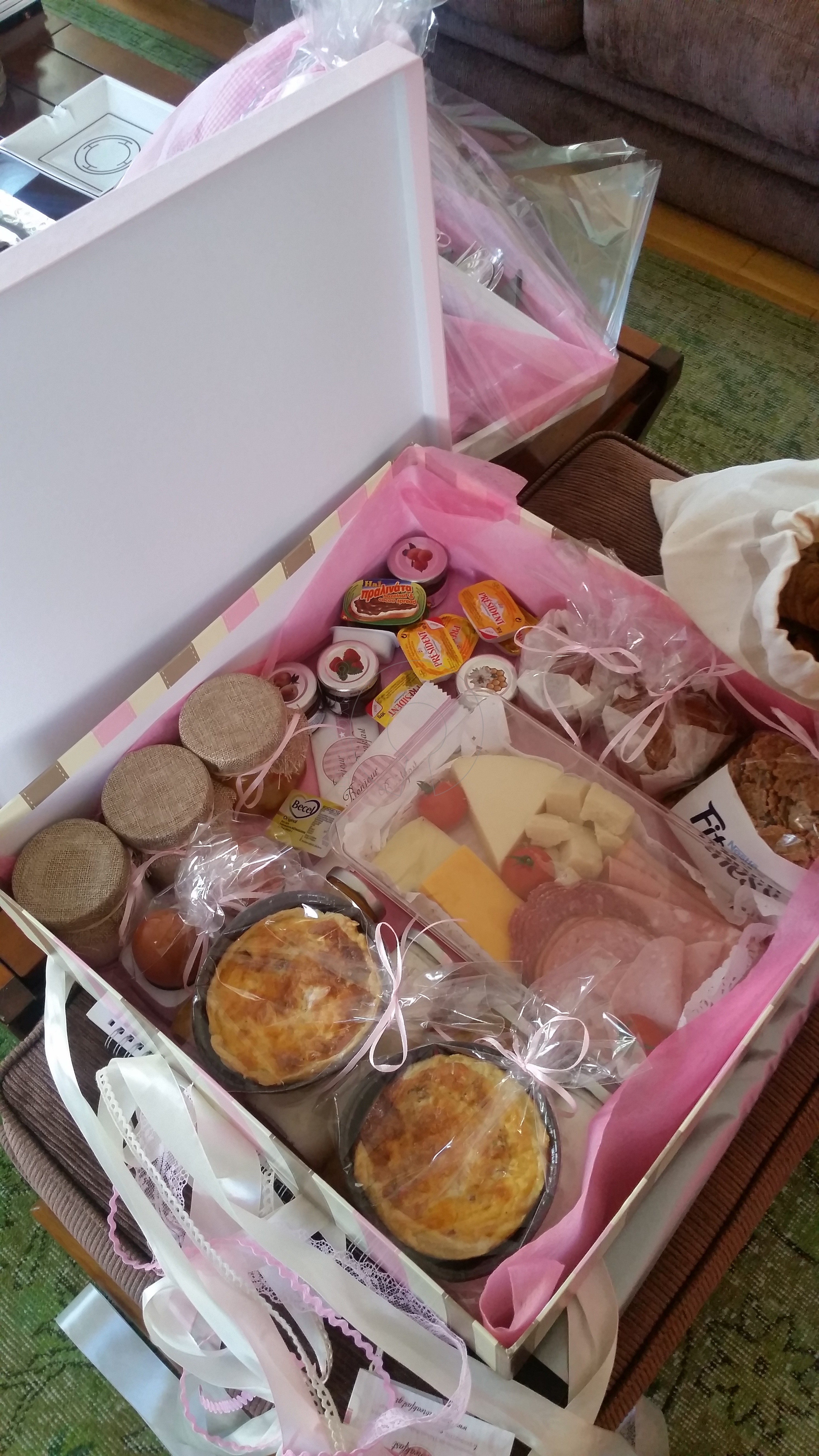 Καλέστε Bonjour Breakfast και το πρωινό έρχεται στην πόρτα σας