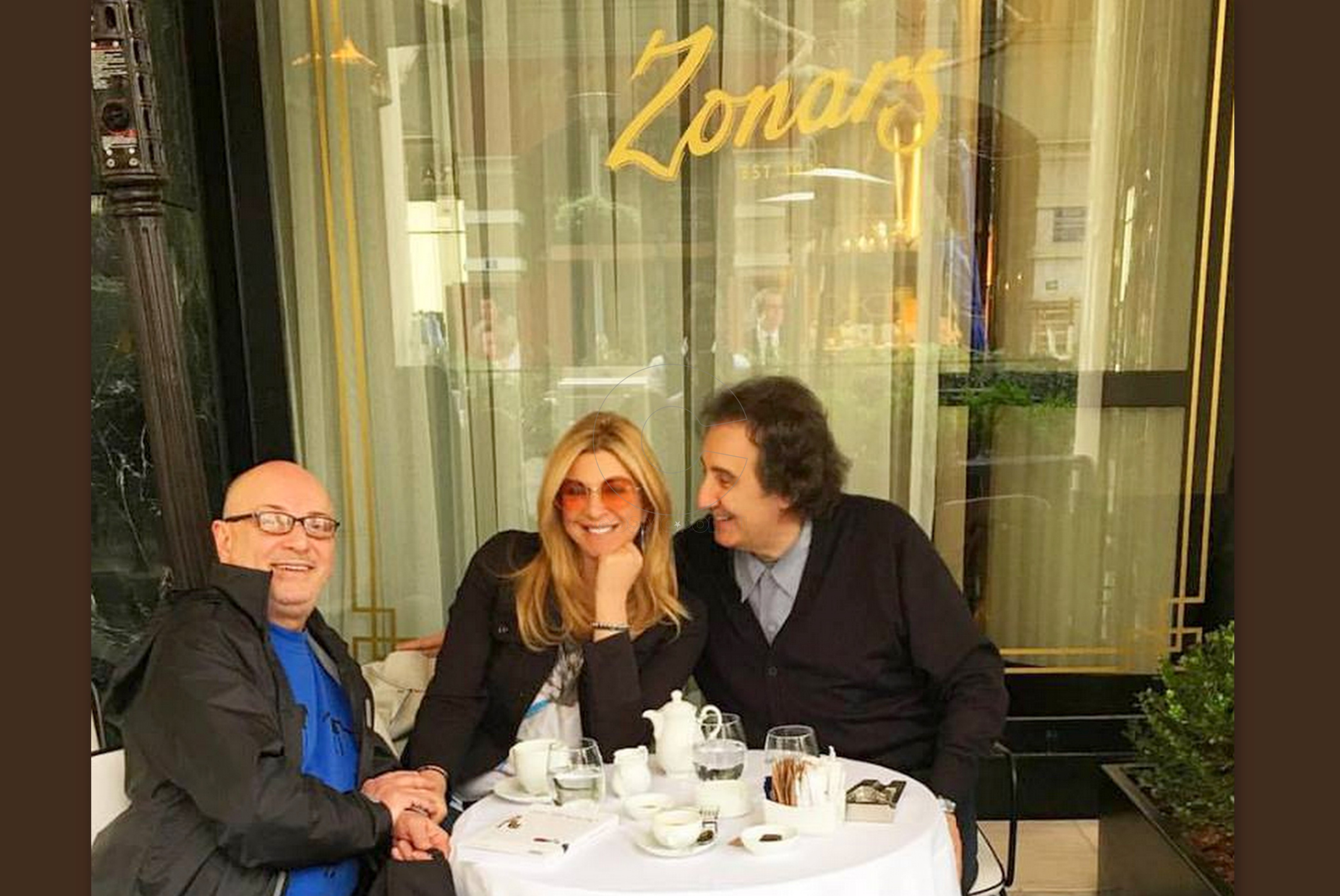 Παύρη νύχτα με σκόνη στη Ζόναρς του λυκόφωτος