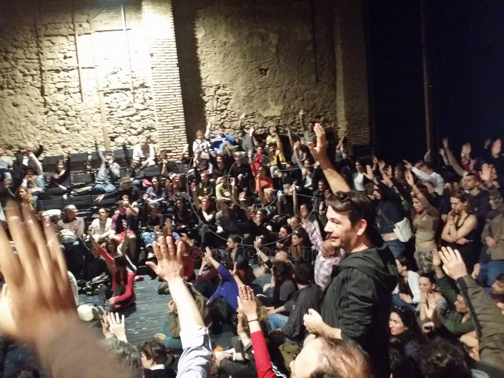 Eνάντια στην Φάμπ(ρικα) της παπαρο(λογίας)