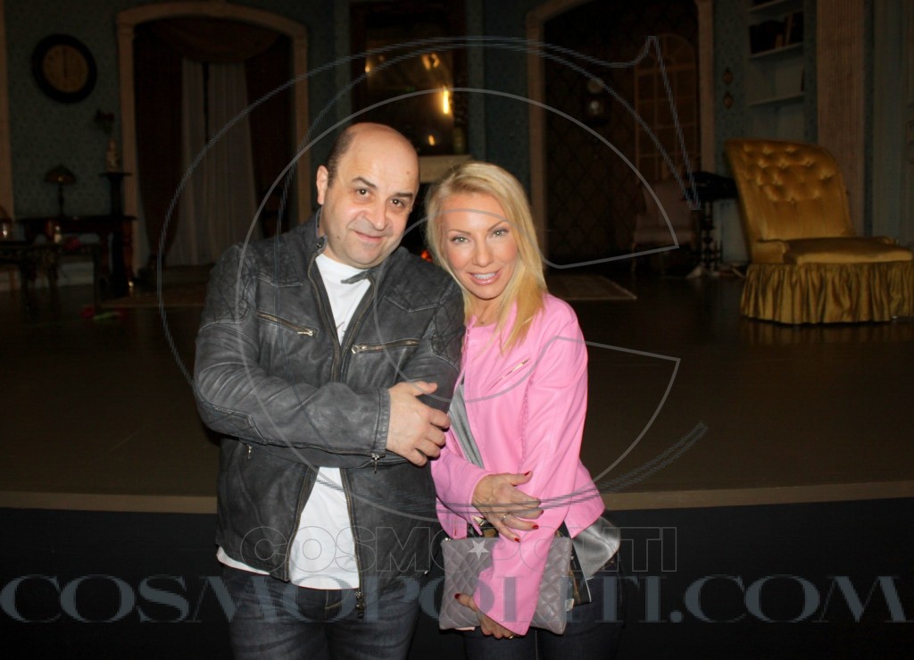 Συμβαίνει τώρα στο Δελφινάριο: η εμφάνιση-έκπληξη της Έλενας Τσαβαλιά στη σκηνή και η αντίδραση του Μάρκου Σεφερλή