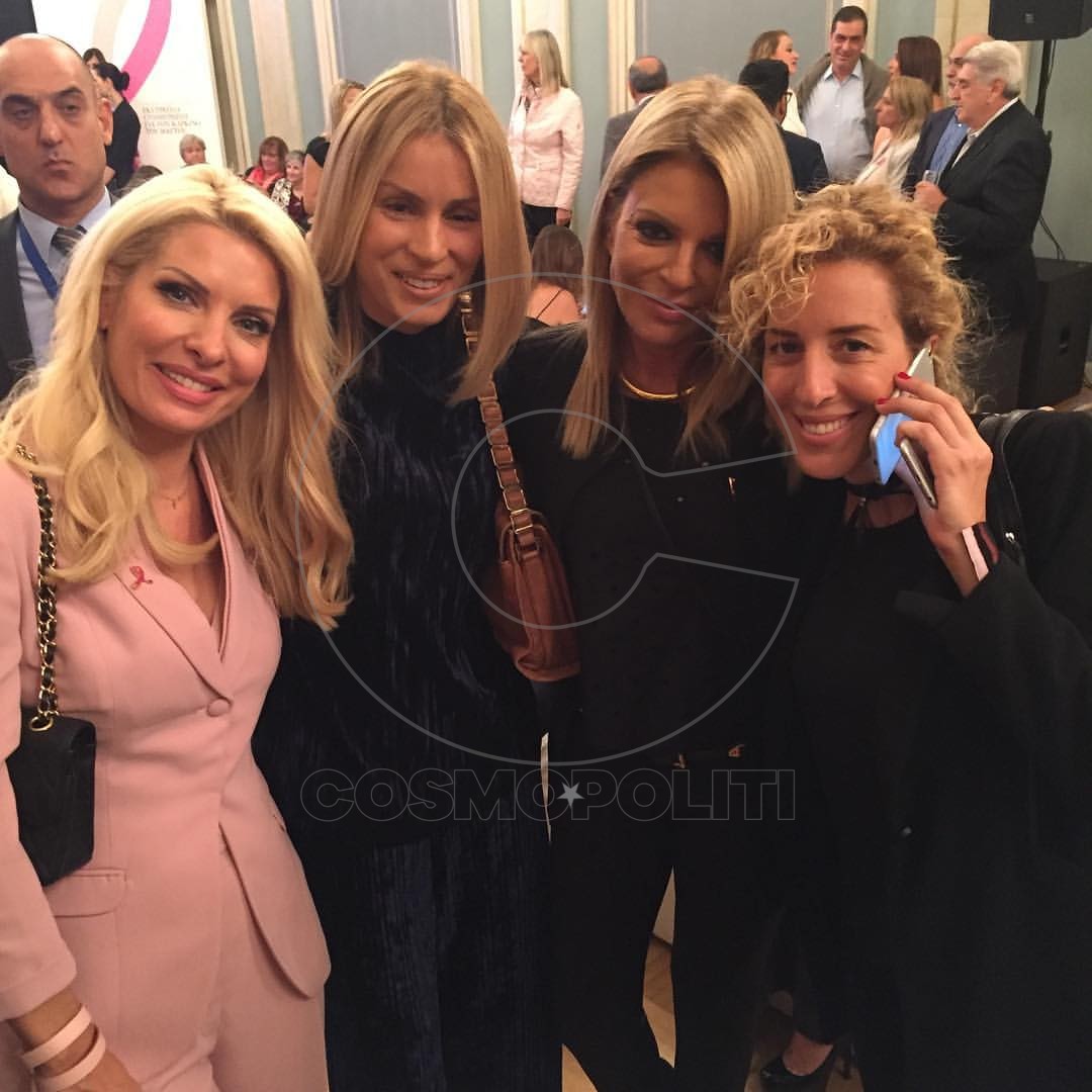 To Δημοτικό Θέατρο Πειραιά γίνεται ροζ για να σώσει ζωές