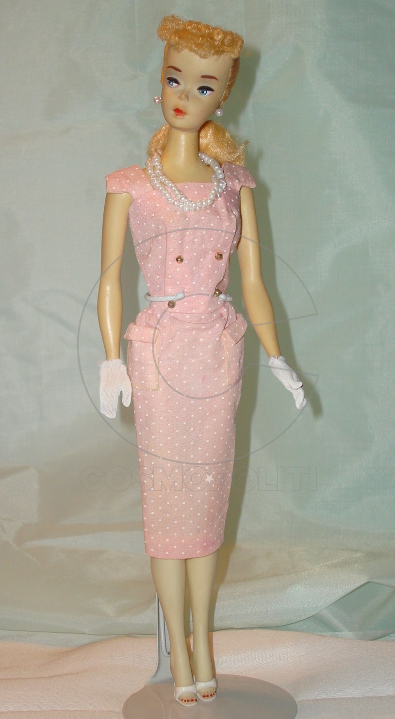 Старые куклы барби. Кукла Барби 1960. Кукла Барби 1962 года. Кукла Барби 60-х.