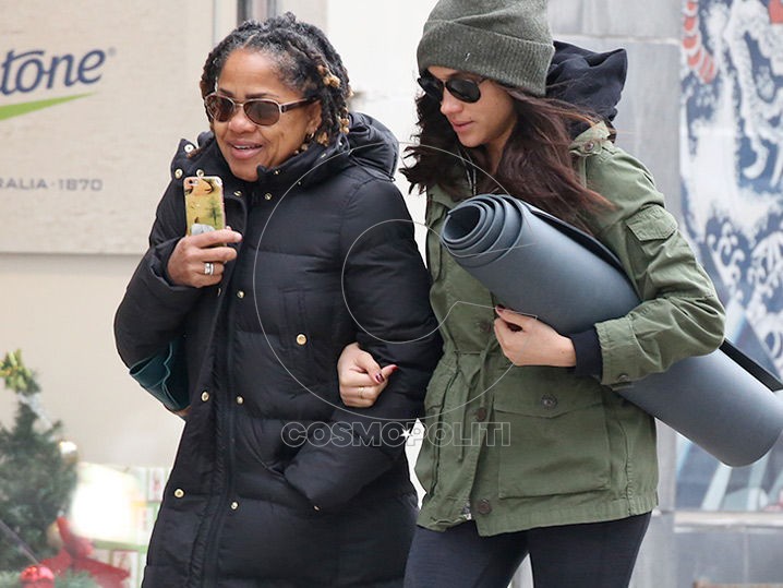 1227-meghan-markle-and-her-mom-go-to-yoga-class-together-primary-1200x630