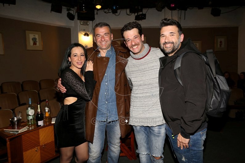 Ένα ελεύθερο ζευγάρι: επίσημη πρεμιέρα με φίλους στο Θέατρο Μπέλλος