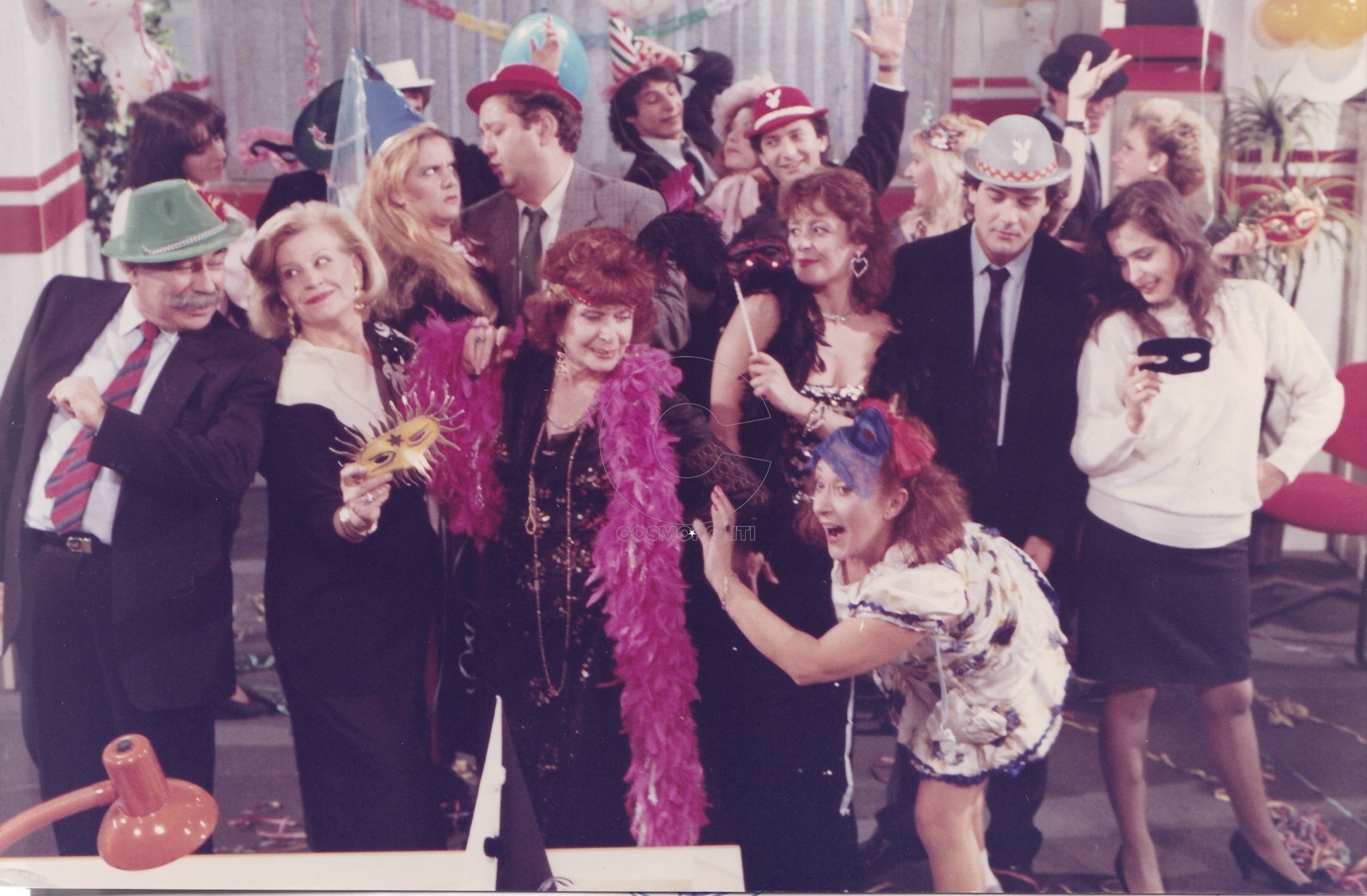 Αδημοσίευτες φωτογραφίες από τα αποκριάτικα επεισόδια του “Ρετιρέ”