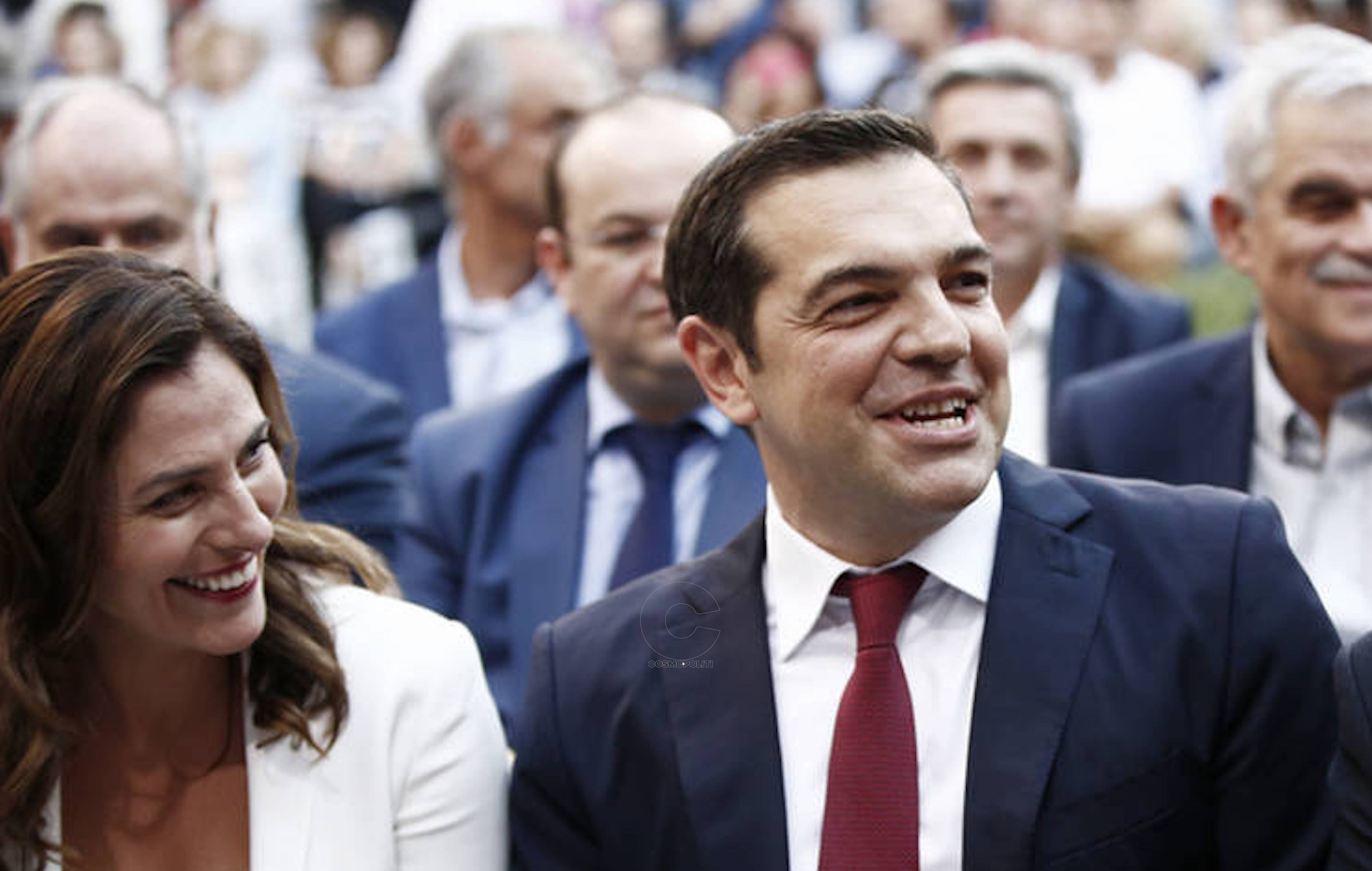 O Aλέξης ΠΡΩΤΗ φορά με γραβάτα!