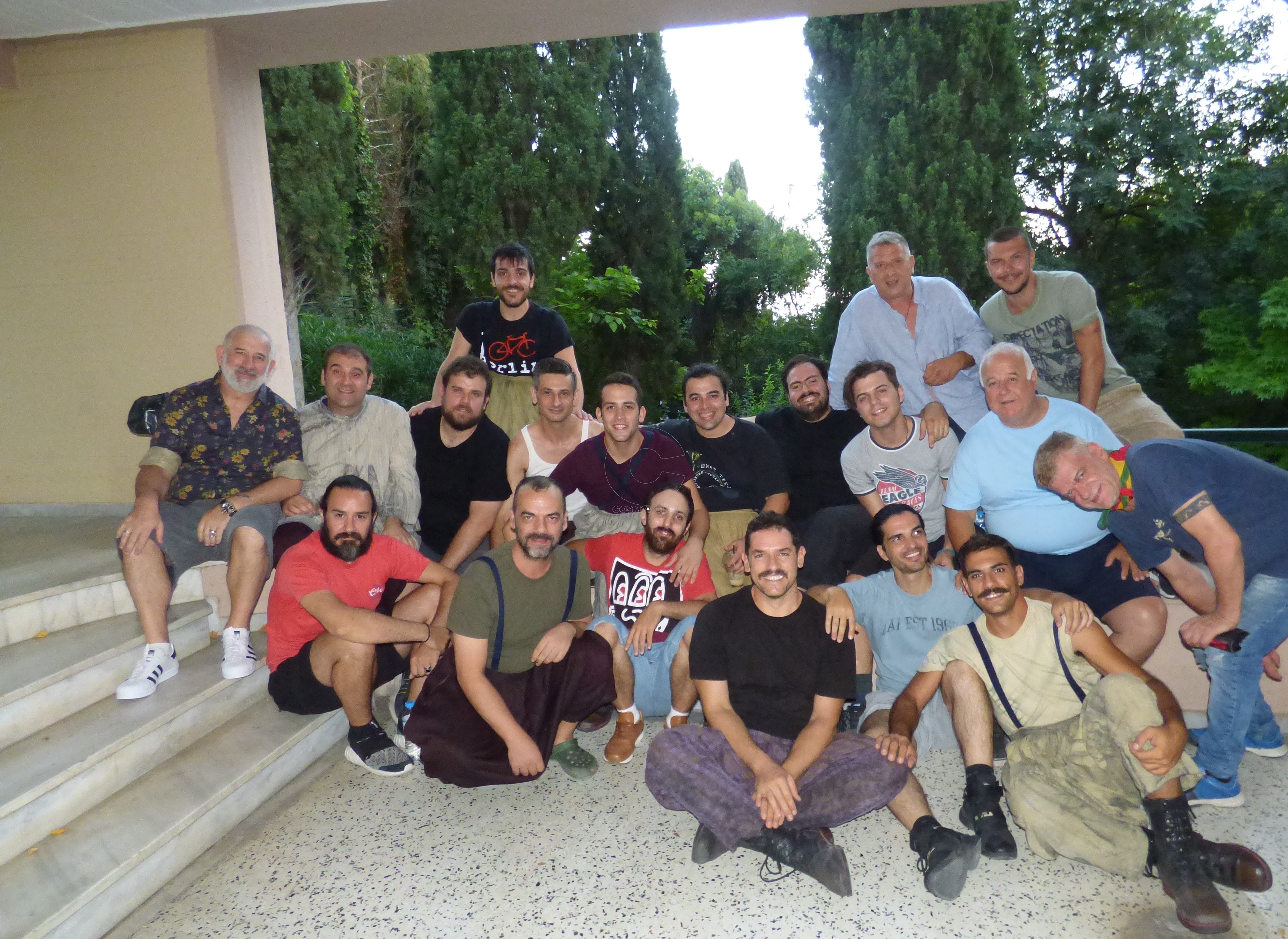 Τι συμβαίνει στους “Αχαρνής”; Backstage… εισβολή στα καμαρίνια!