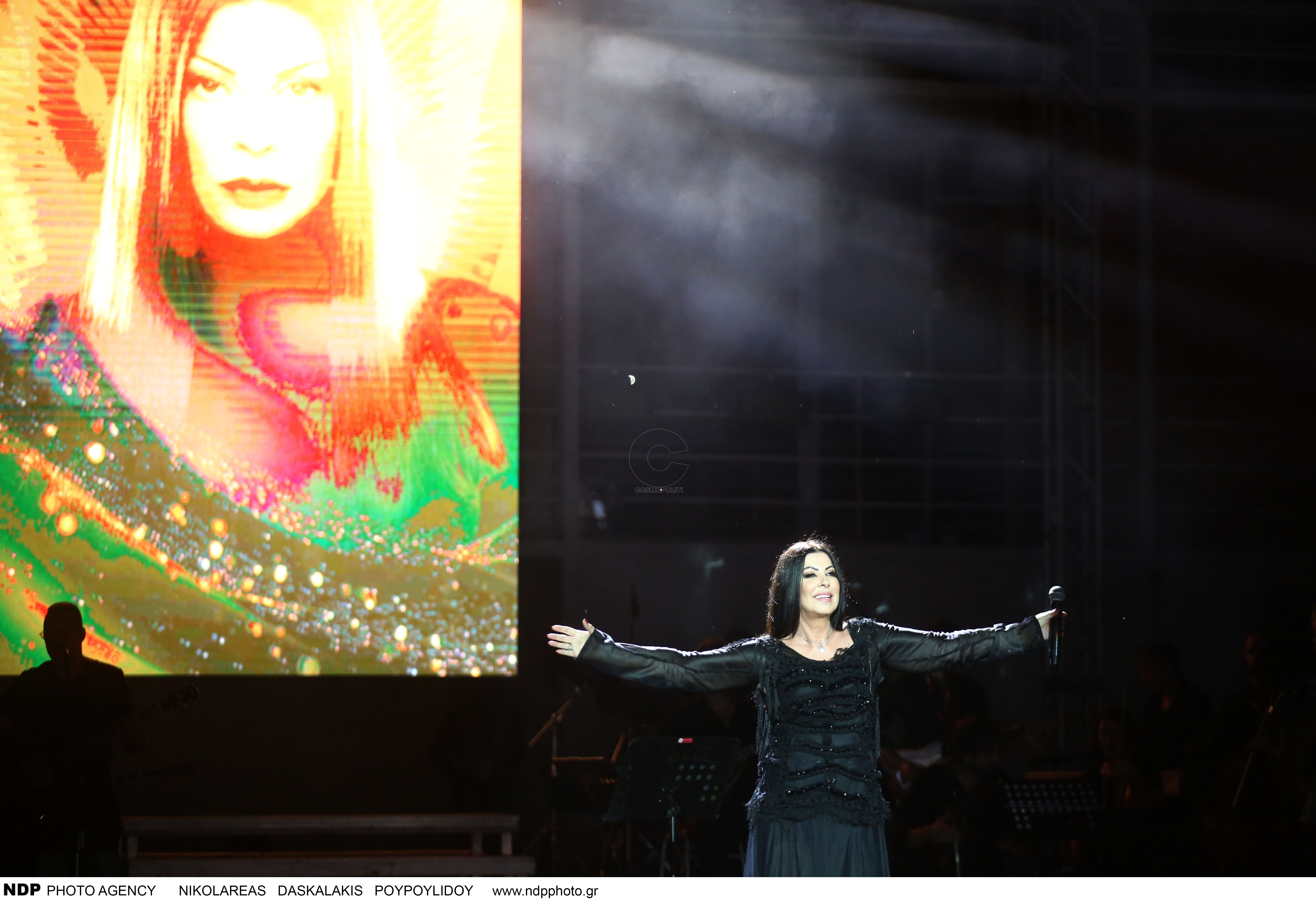 Άντζελα Δημητρίου: Τραγουδώντας στη βροχή στο κατάμεστο Βεάκειο