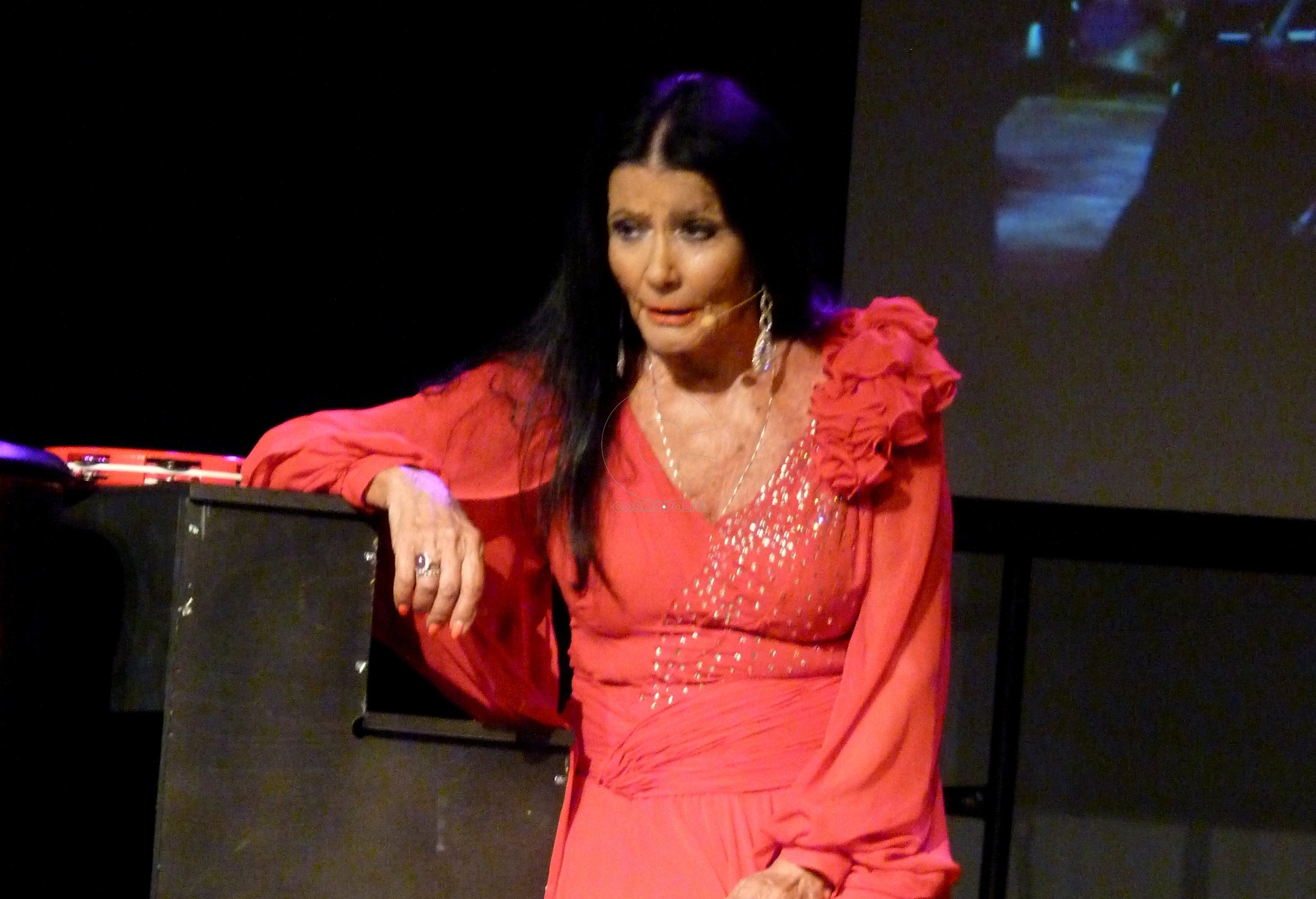 Αποκλειστικό βίντεο: Συγκινημένη η Ζωζώ Σαπουντζάκη μιλάει για το καμμένο σπίτι της στην Κινέτα