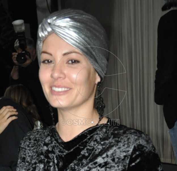 Γιατί η Μαρία Κορίνθιου φοράει τυρμπάν;