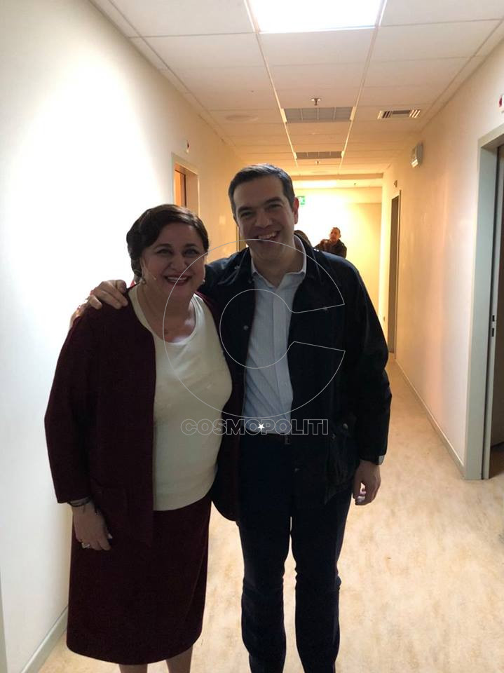 Αλέξης Τσίπρας – Μπέτυ Μπαζιάνα: στο Εθνικό Θέατρο για την παράσταση “Ξύπνα Βασίλη”